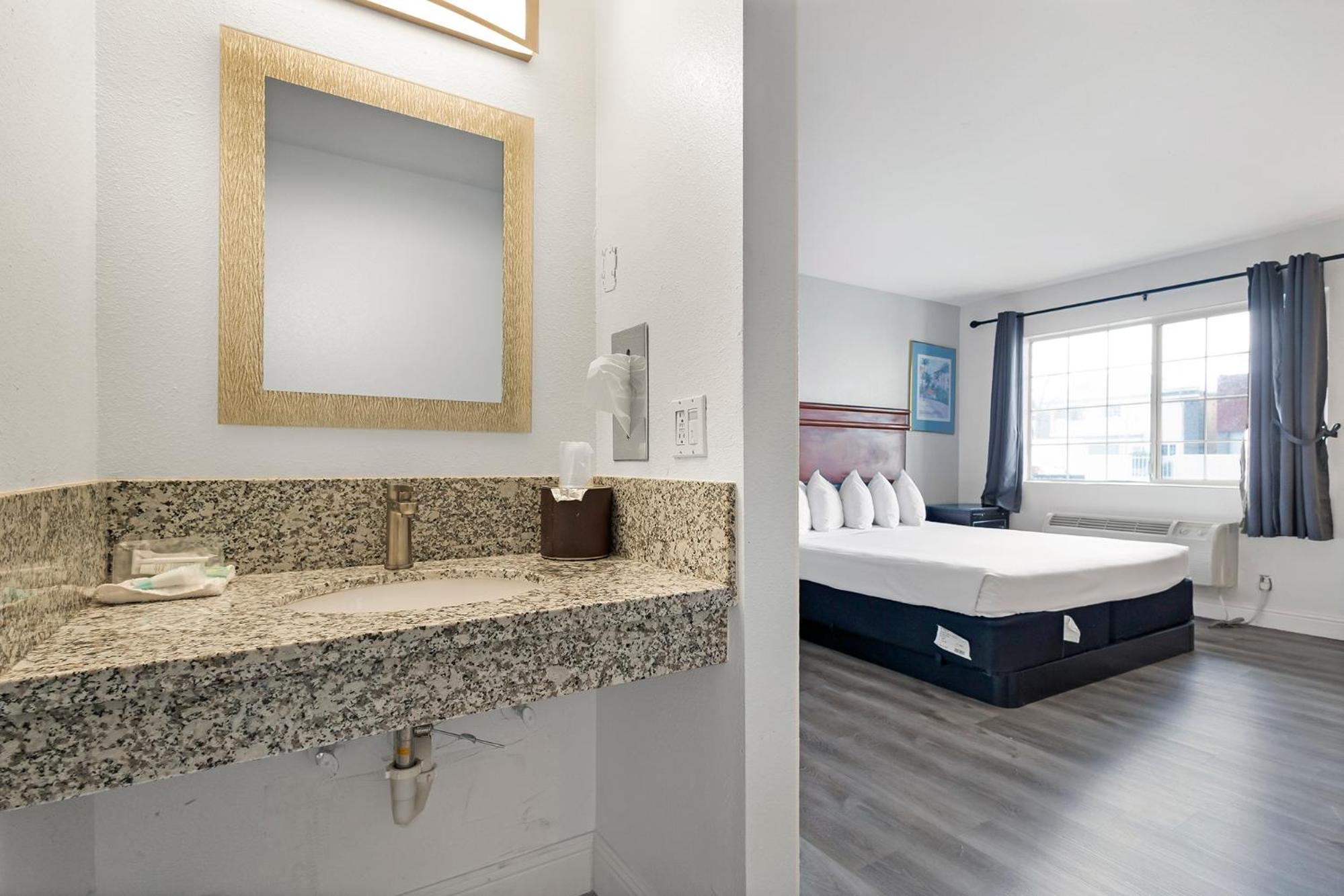 Chico Vacations - Heritage Inn Express Chico - Property Image 9