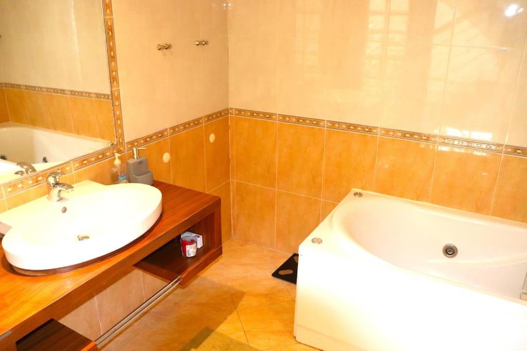 Sea Breeze House Ericeira - Ribeira DIlhas beach view 3
