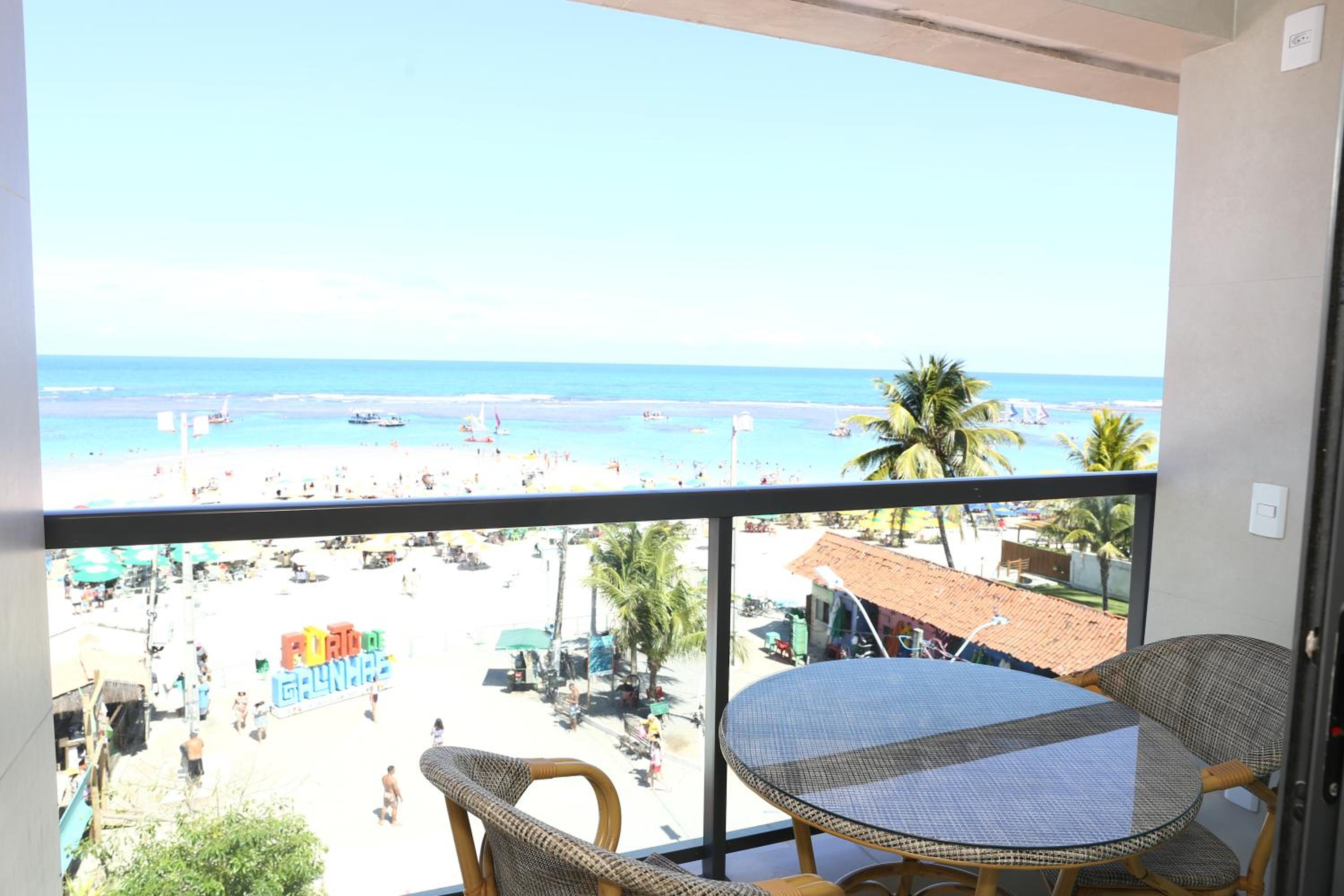 Hotel Flat à Beira Mar Com Varanda e Piscinas Naturais - Image 1