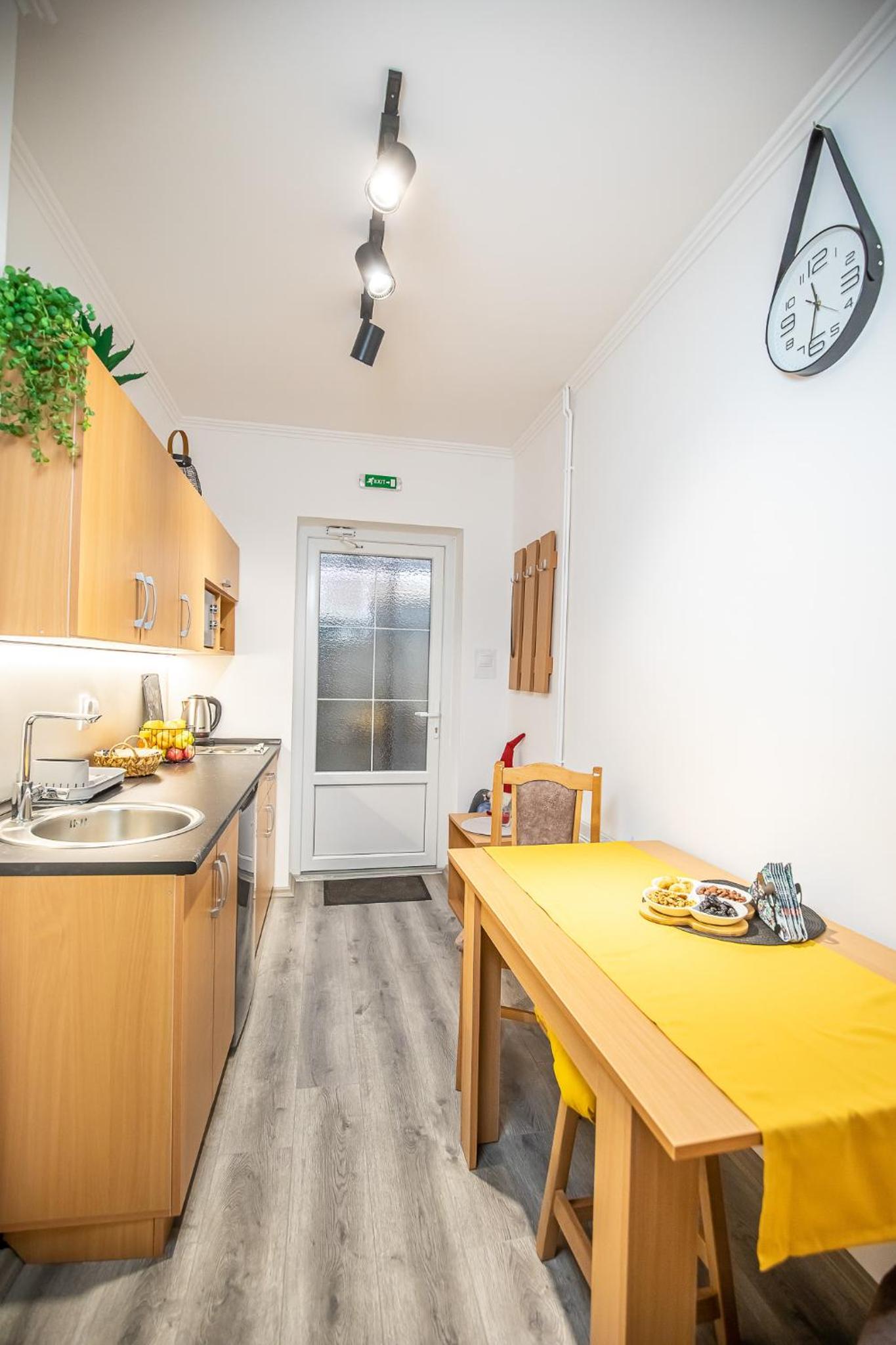 Cent-room apartman Ada view 5