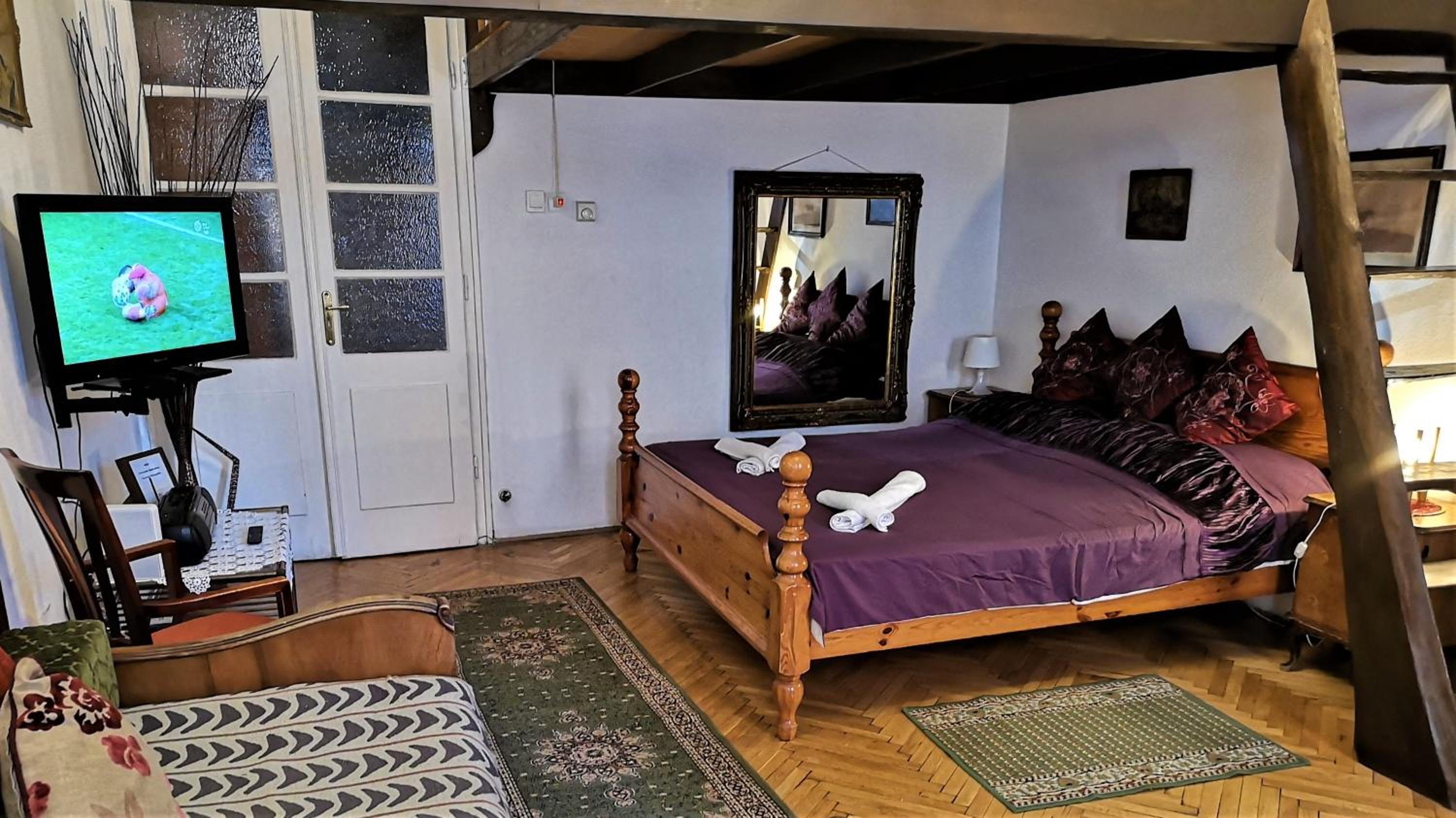 Locomotive Hostel — 12