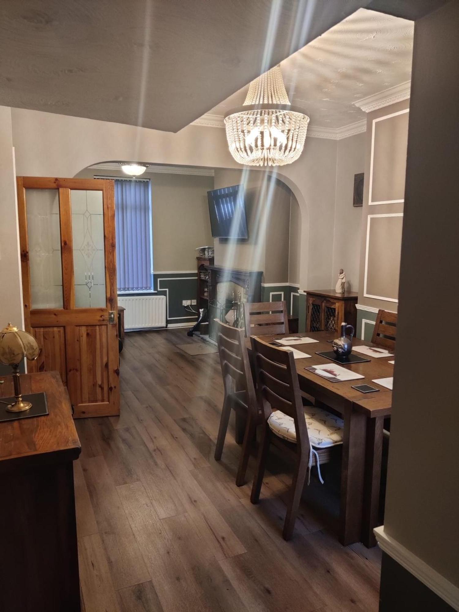 Hotel Brads Pad -Ballymena Central- - Image 1