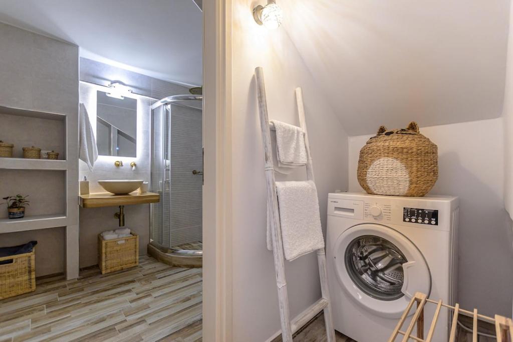 Naxian Nest 2BR Apart Near Beach - Semi Basement photo 5