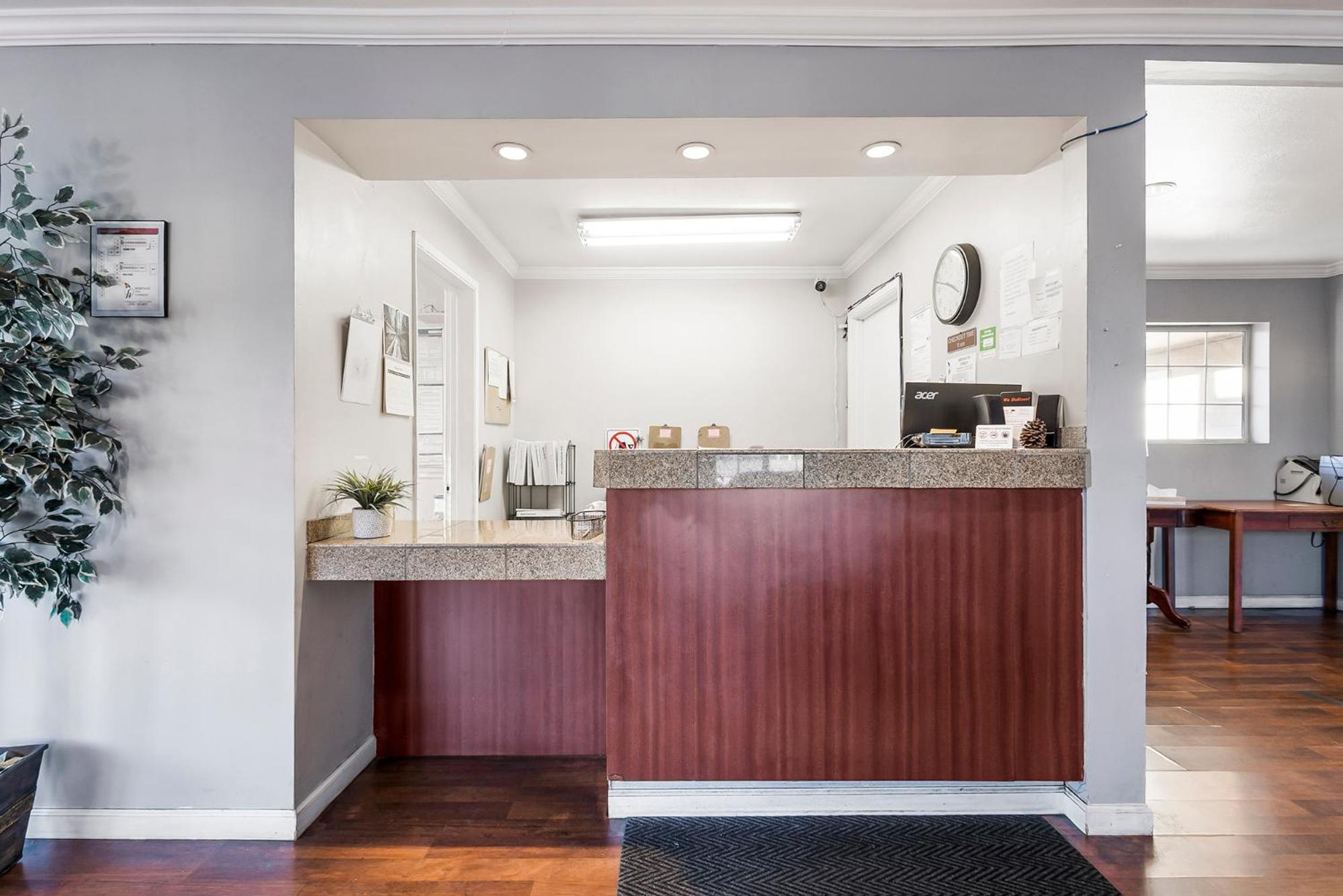 Chico Vacations - Heritage Inn Express Chico - Property Image 35