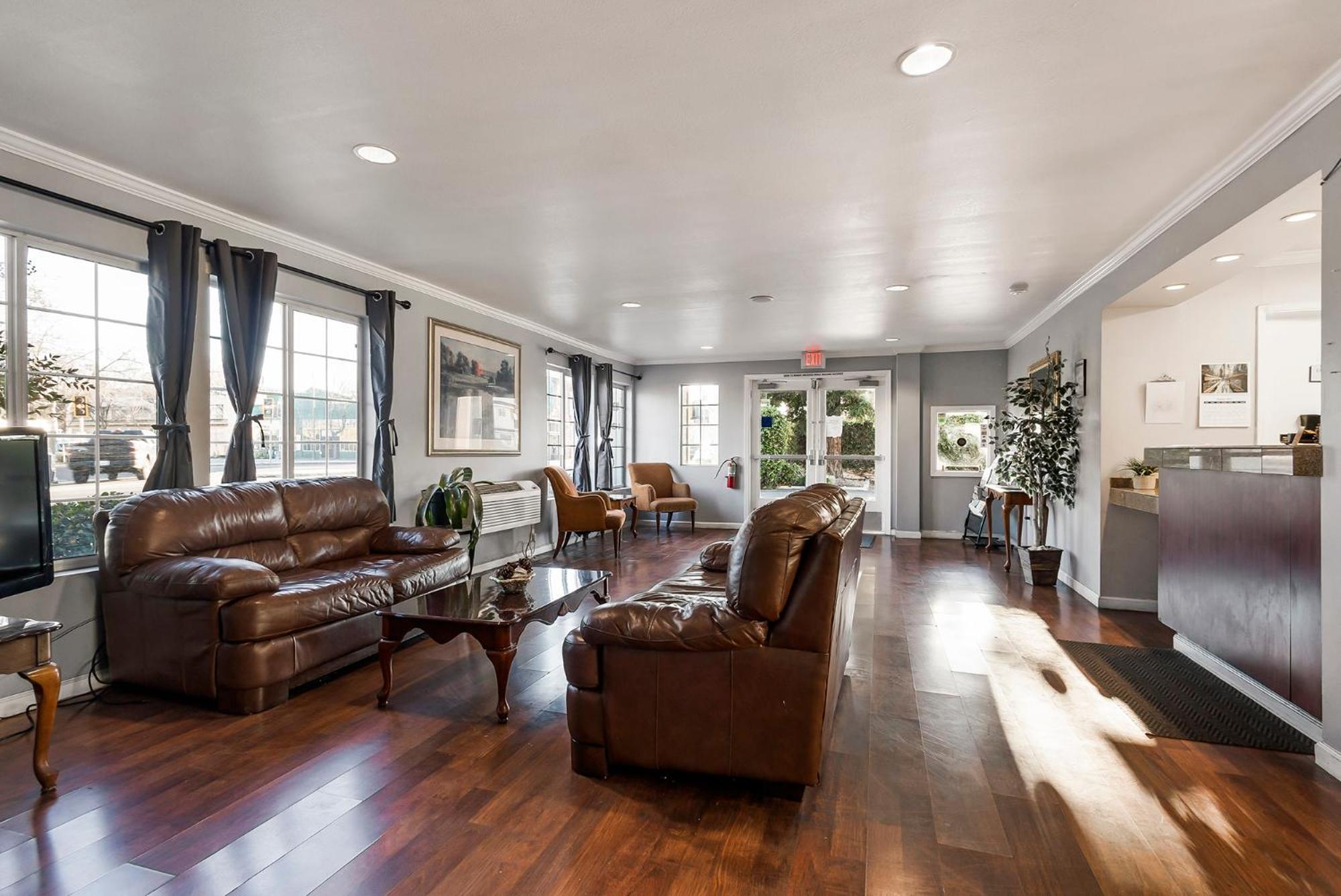 Chico Vacations - Heritage Inn Express Chico - Property Image 23