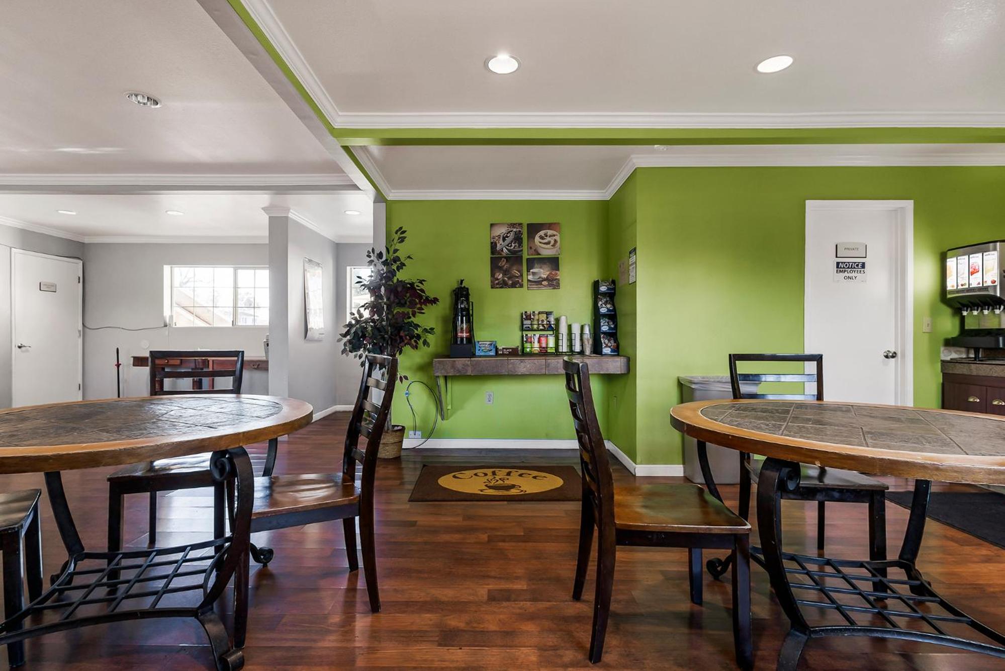 Chico Vacations - Heritage Inn Express Chico - Property Image 33