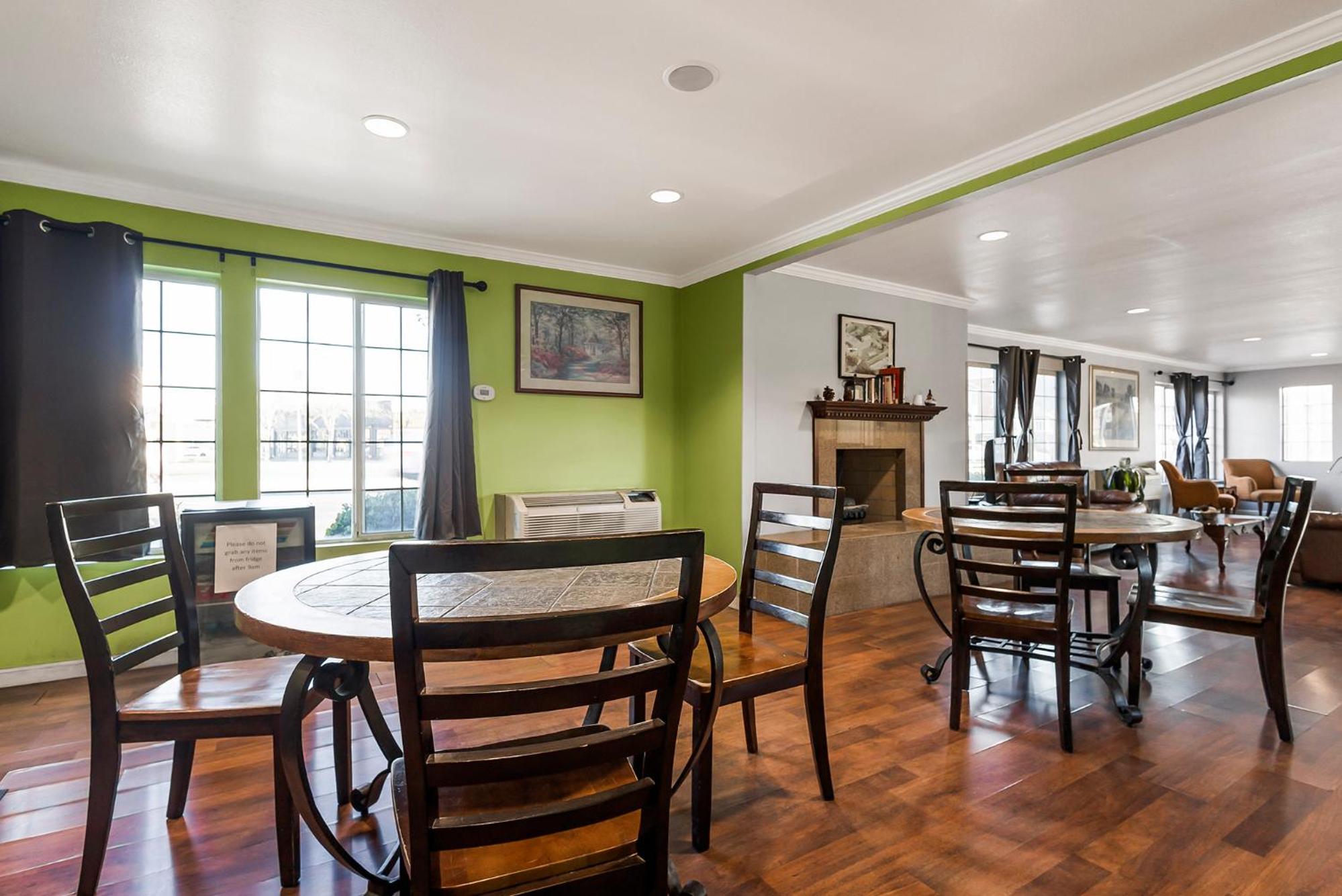 Chico Vacations - Heritage Inn Express Chico - Property Image 31