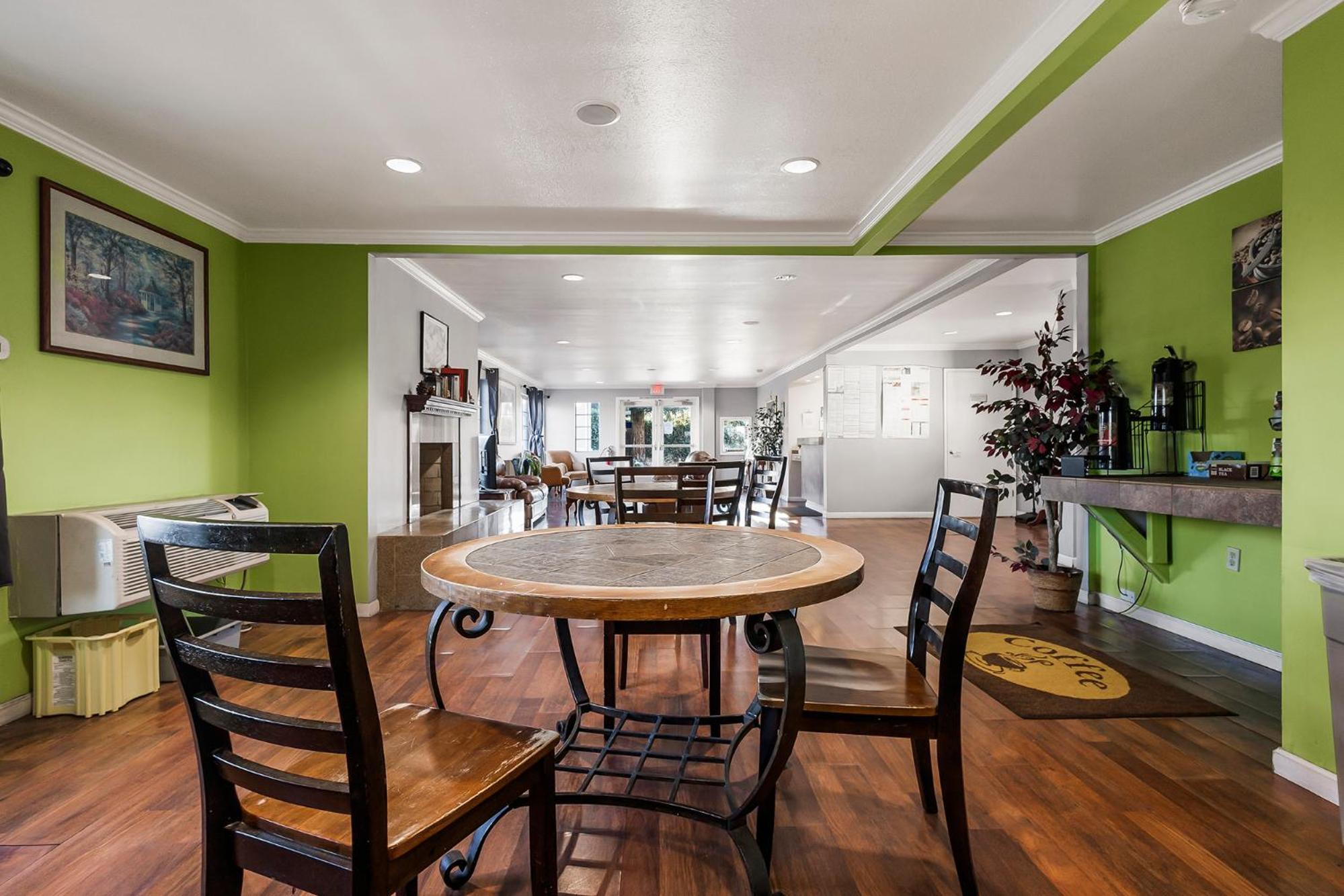 Chico Vacations - Heritage Inn Express Chico - Property Image 27