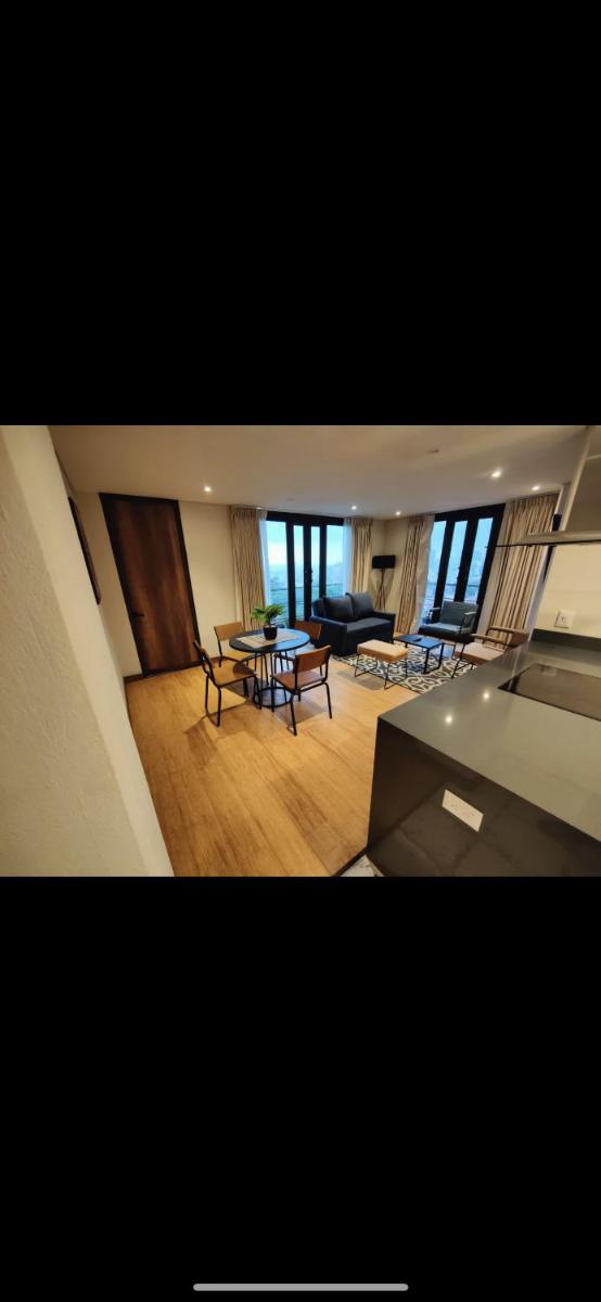 R6/ Amplió loft en la Candelaria