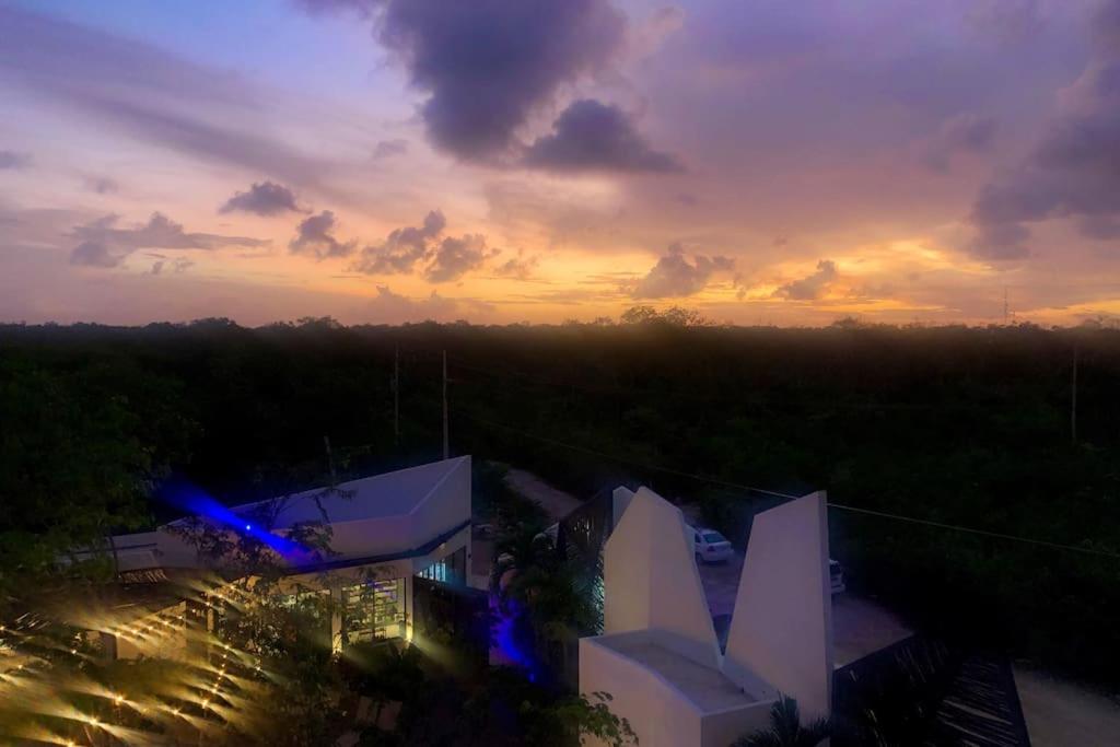 Hotel Near Beach+Jungle Views. King bed+220 megs+2 bikes - Image 1