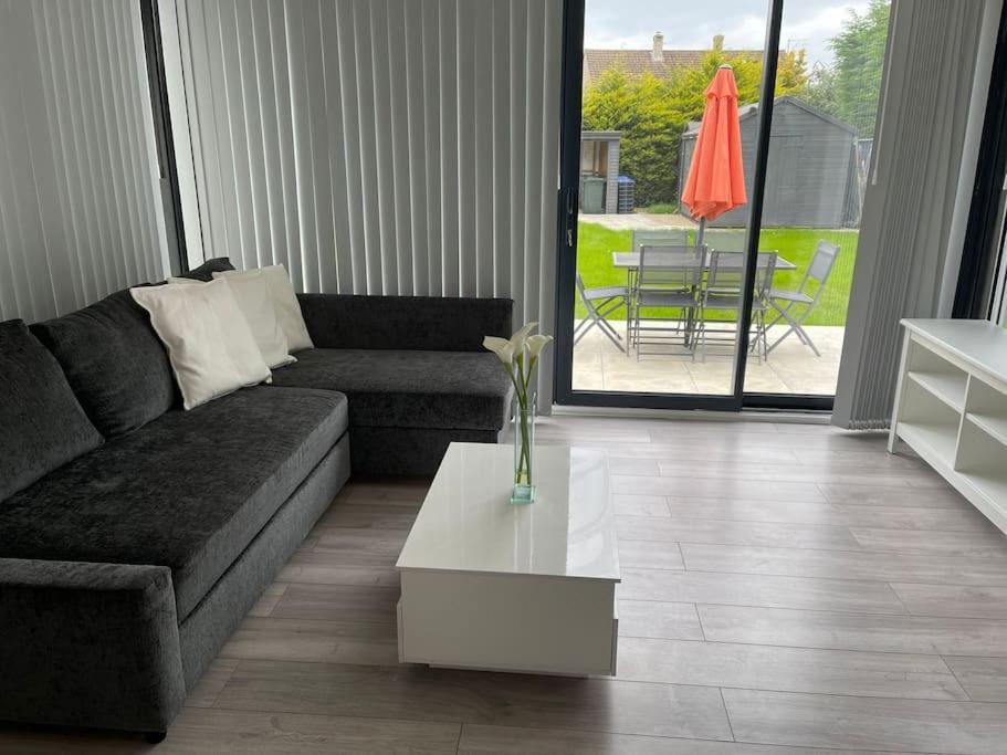 Evergreen Lodge - Two Bed Lux Flat - Parking, Garden, Patio, WIFI, Netflix - Close to Blenheim Palace & Oxford - F3 view 4