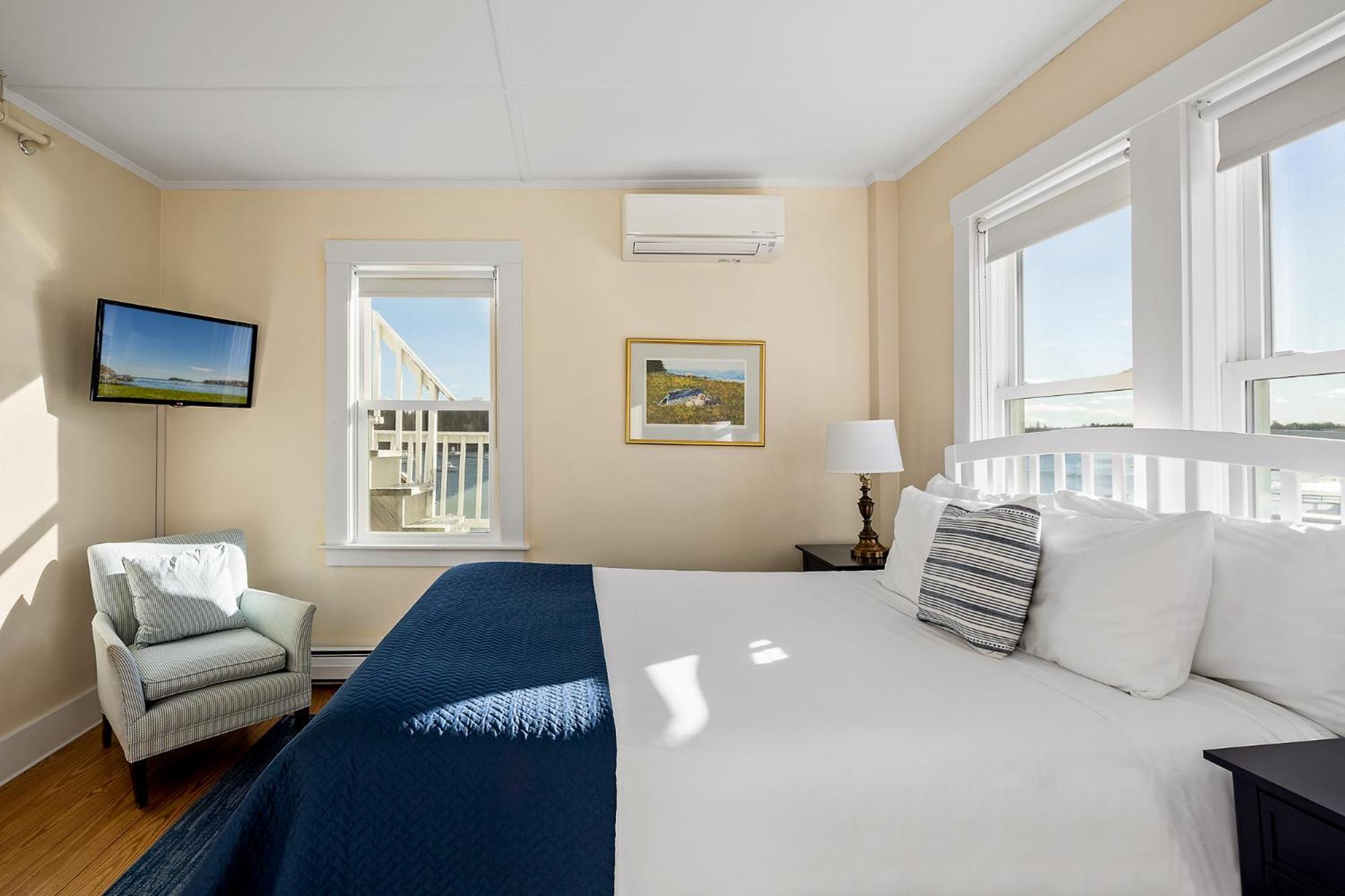 East Wind Inn on the Water 157