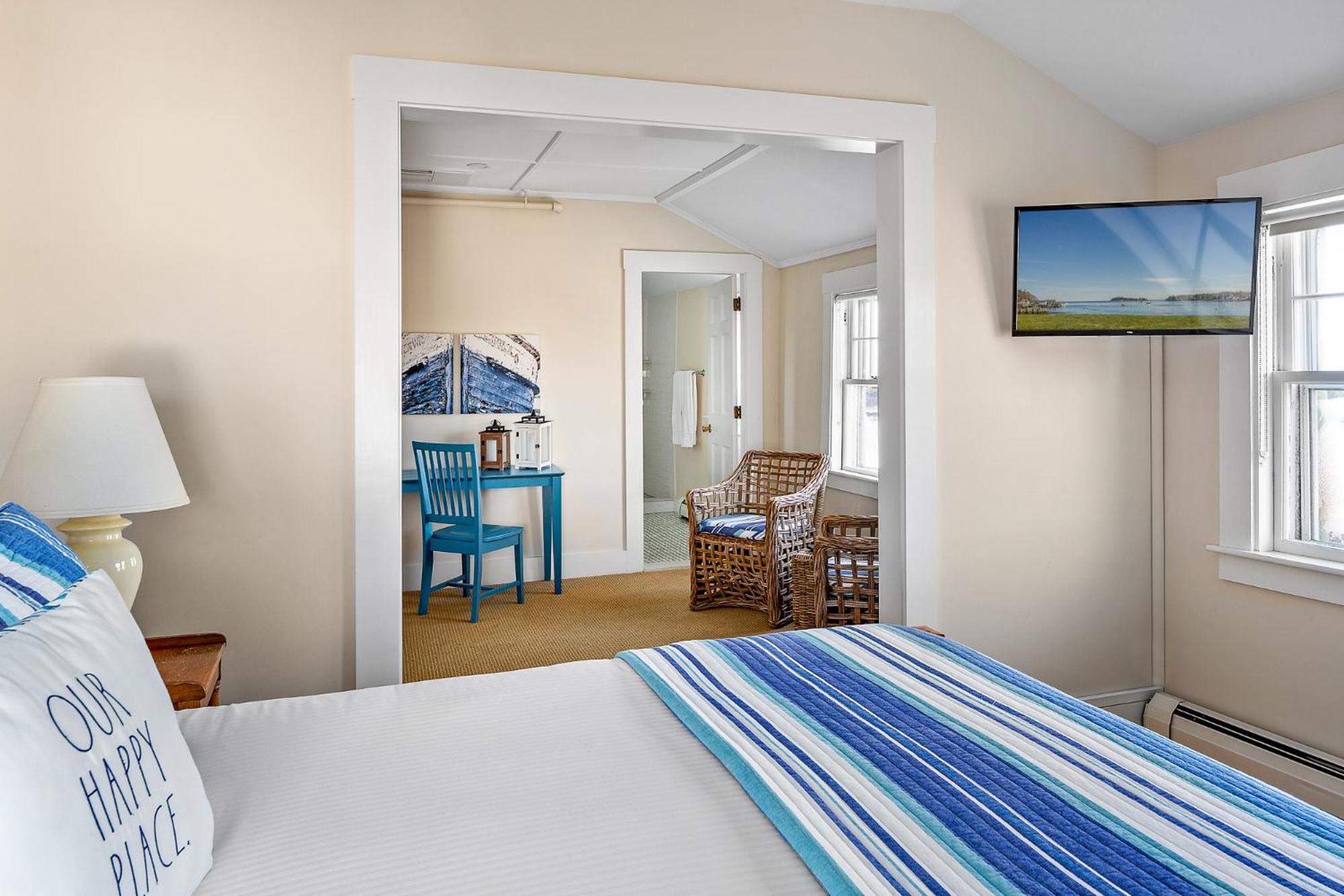 East Wind Inn on the Water 161