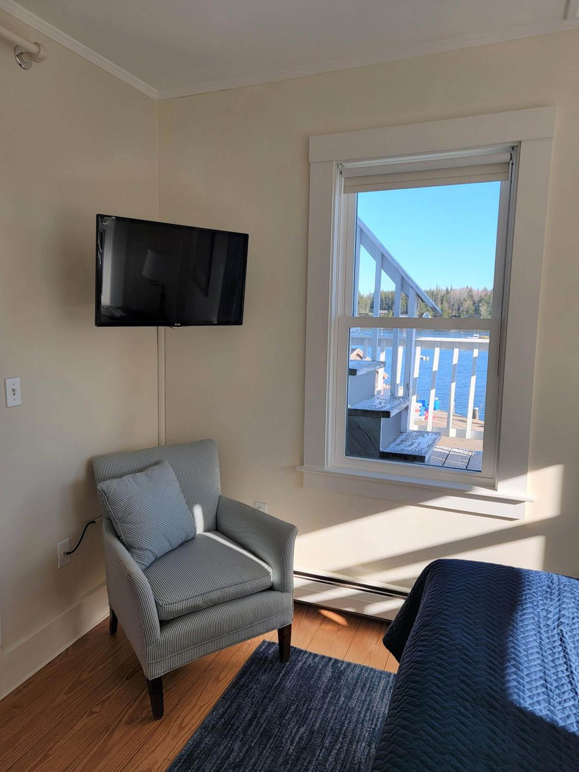 East Wind Inn on the Water 118