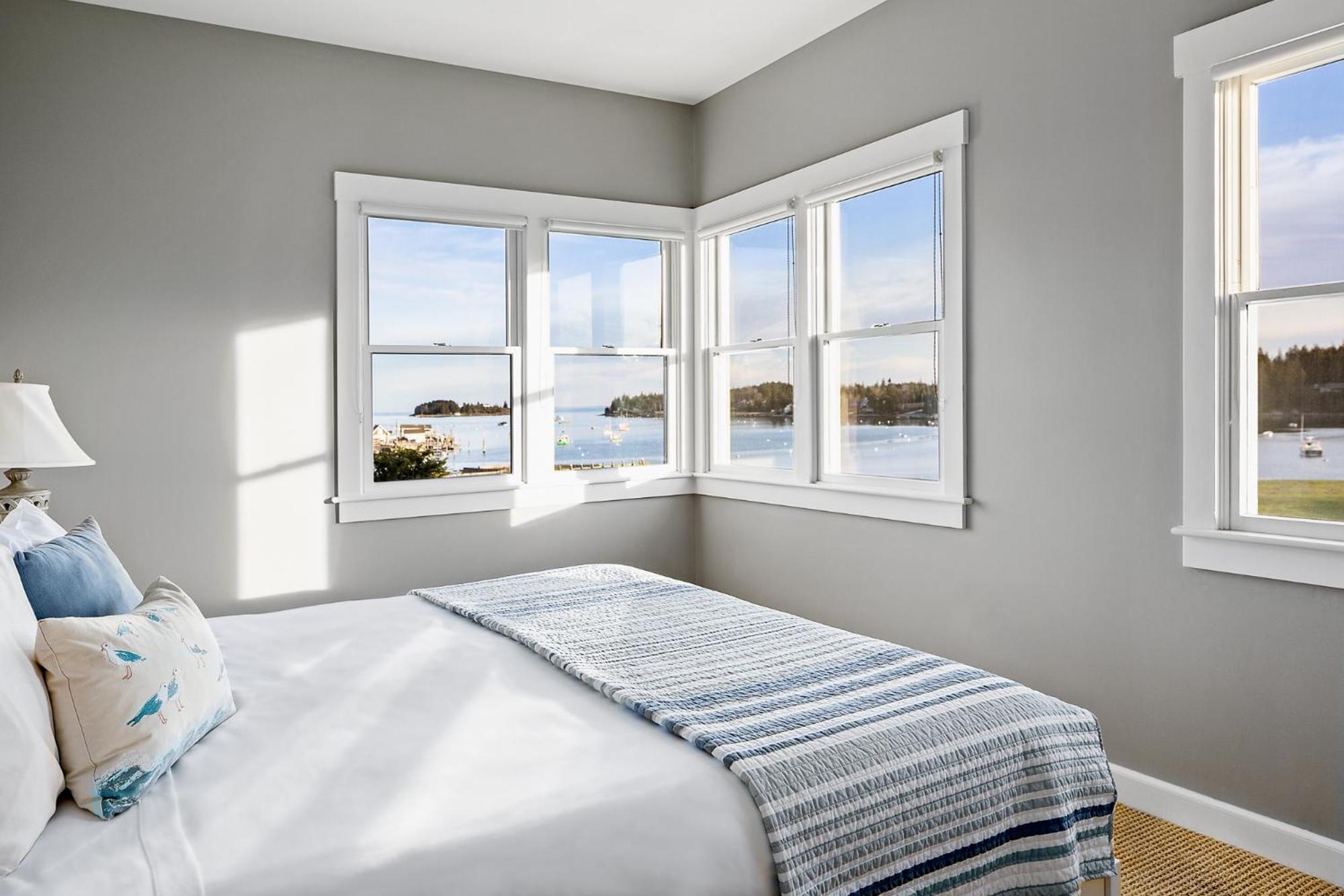 East Wind Inn on the Water 18