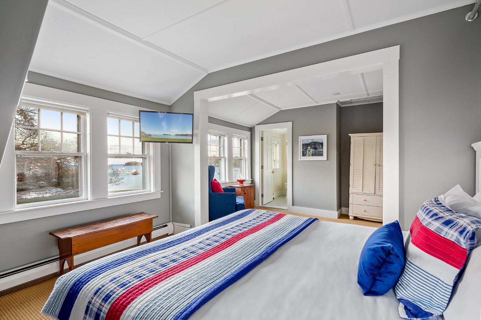 East Wind Inn on the Water 19