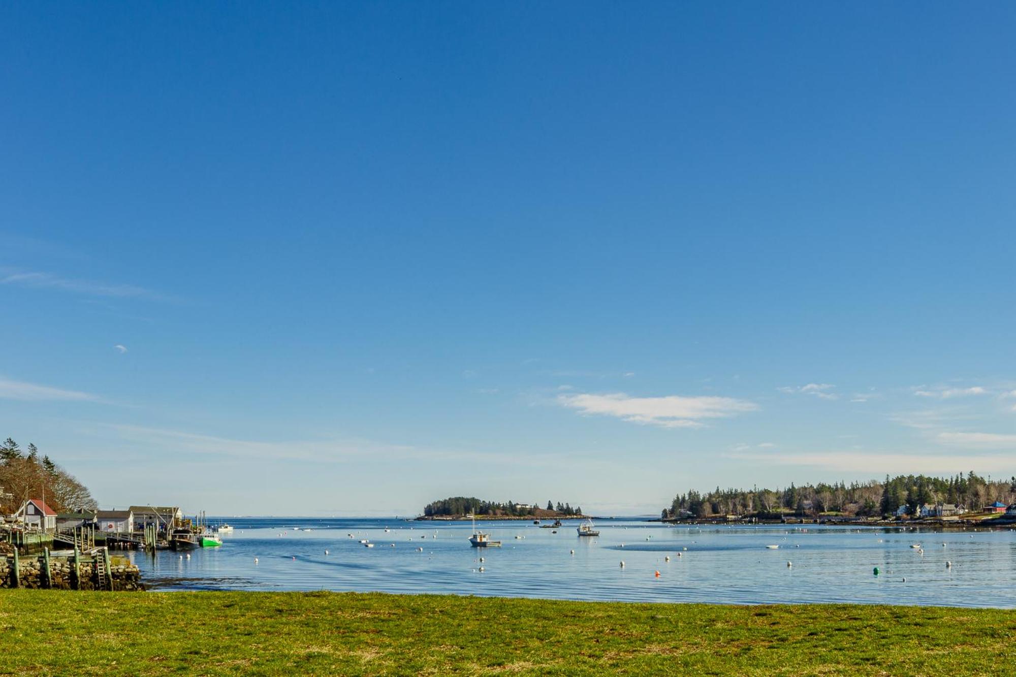 East Wind Inn on the Water 54
