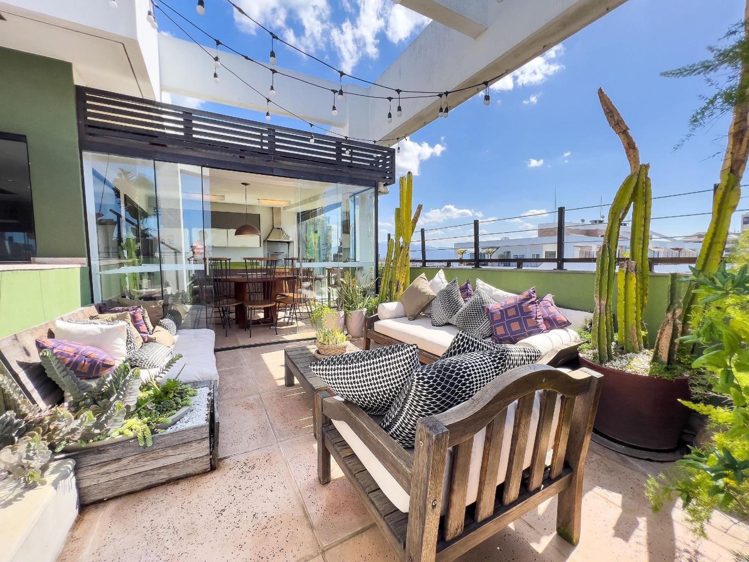 Maravilhosa Cobertura com Vista Panorâmica, Piscina e varanda Gourmet B11-0012
