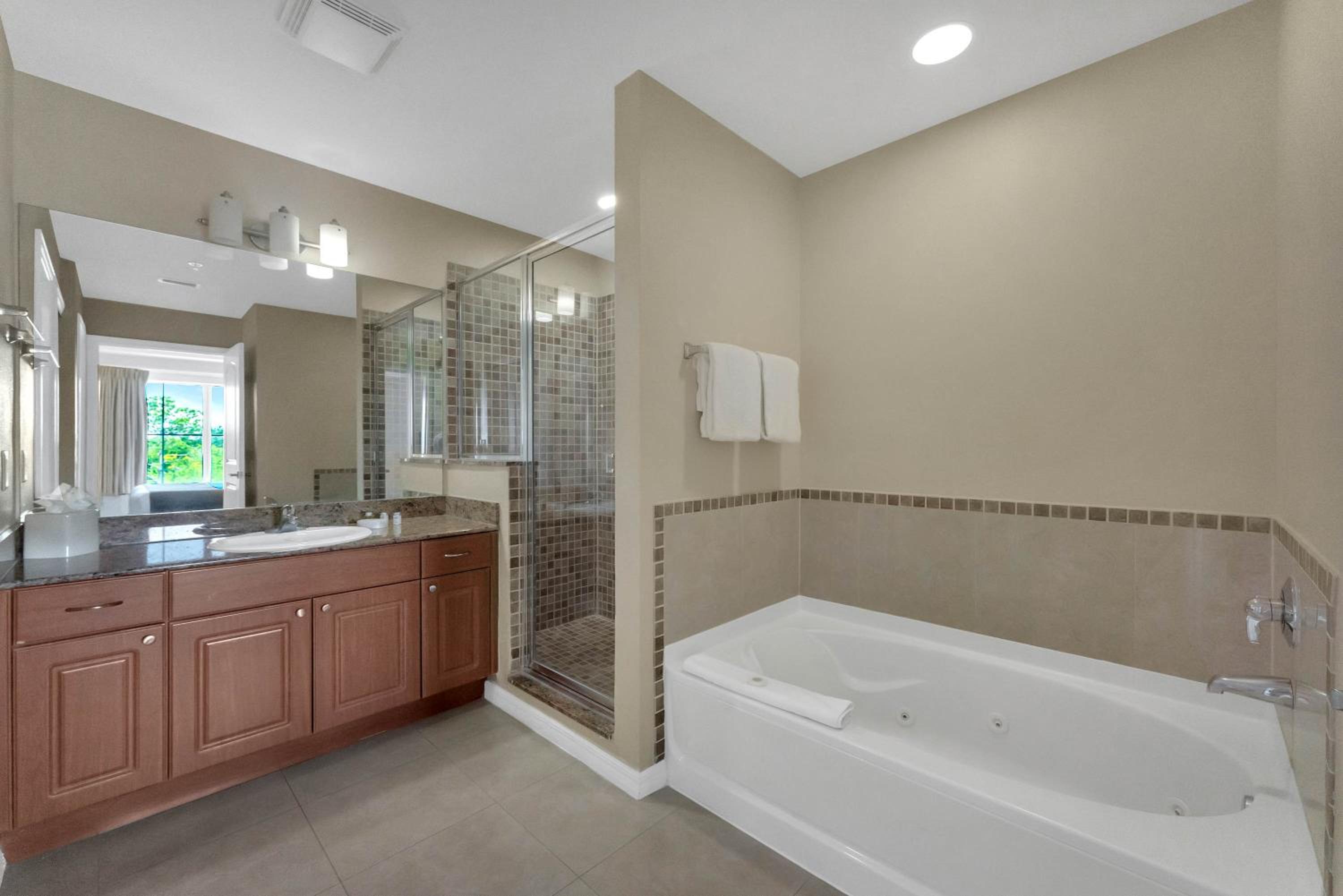 The Point, Lux Apartment 4 min from Universal