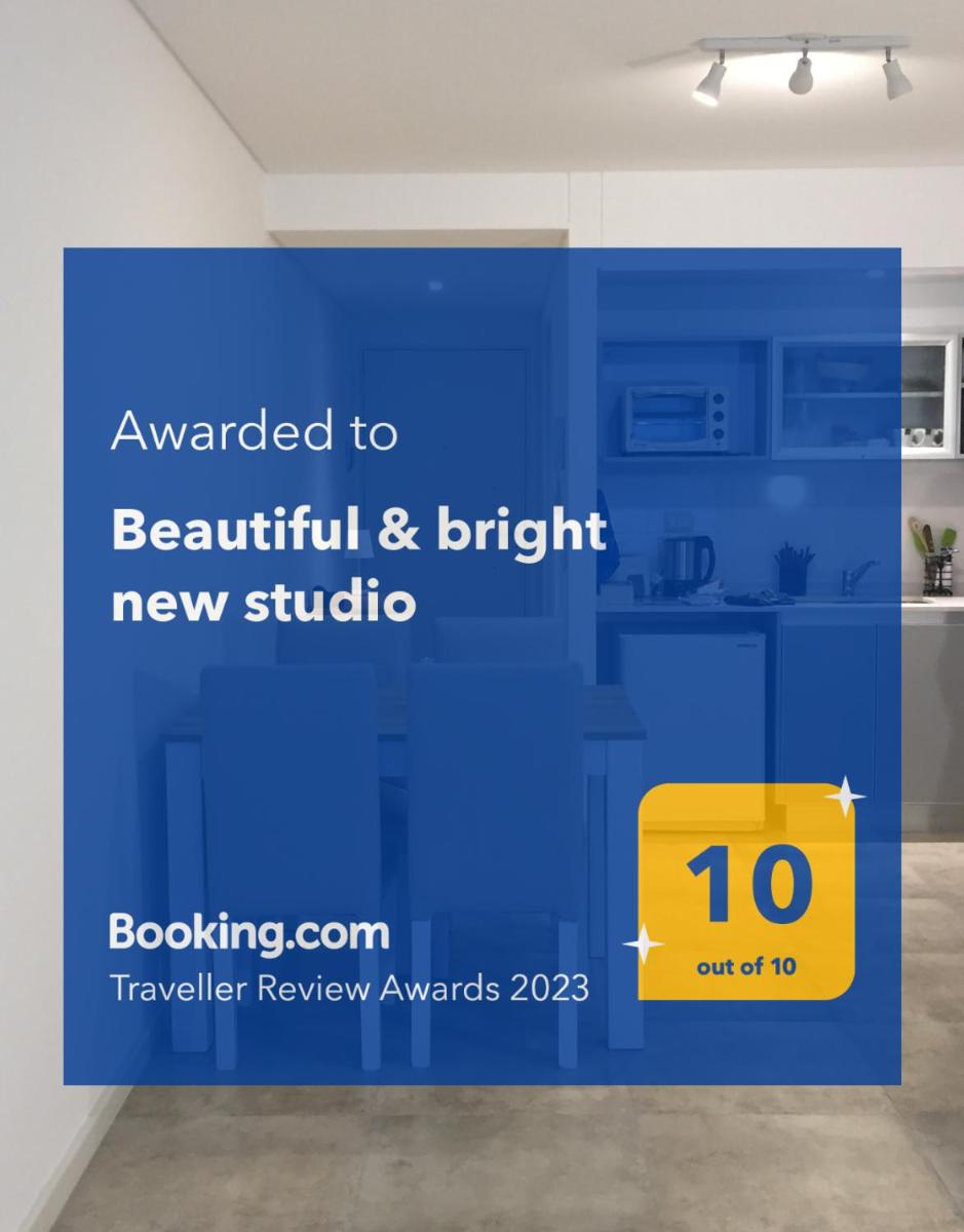 Hotel Beautiful & bright new studio - Image 1
