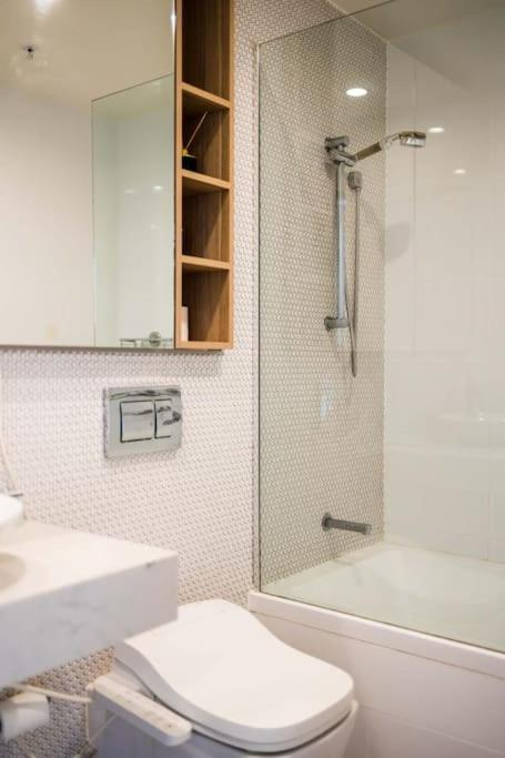 Lovely 2 Bedroom Apt with Swimming Pool