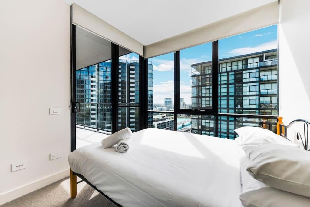 Lovely 2 Bedroom Apt with Swimming Pool