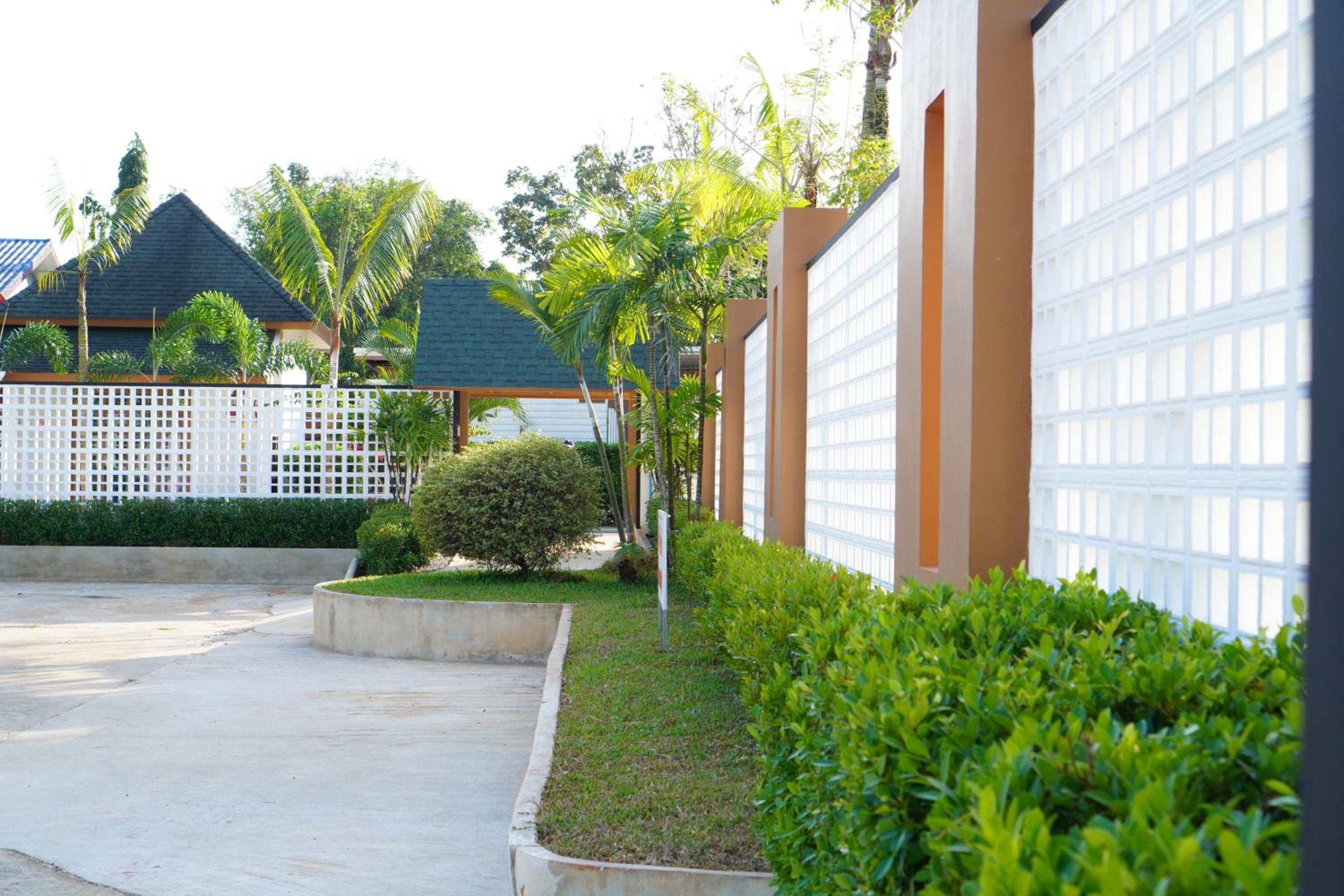 IP Plus Resort Chanthaburia - Halal Hotel