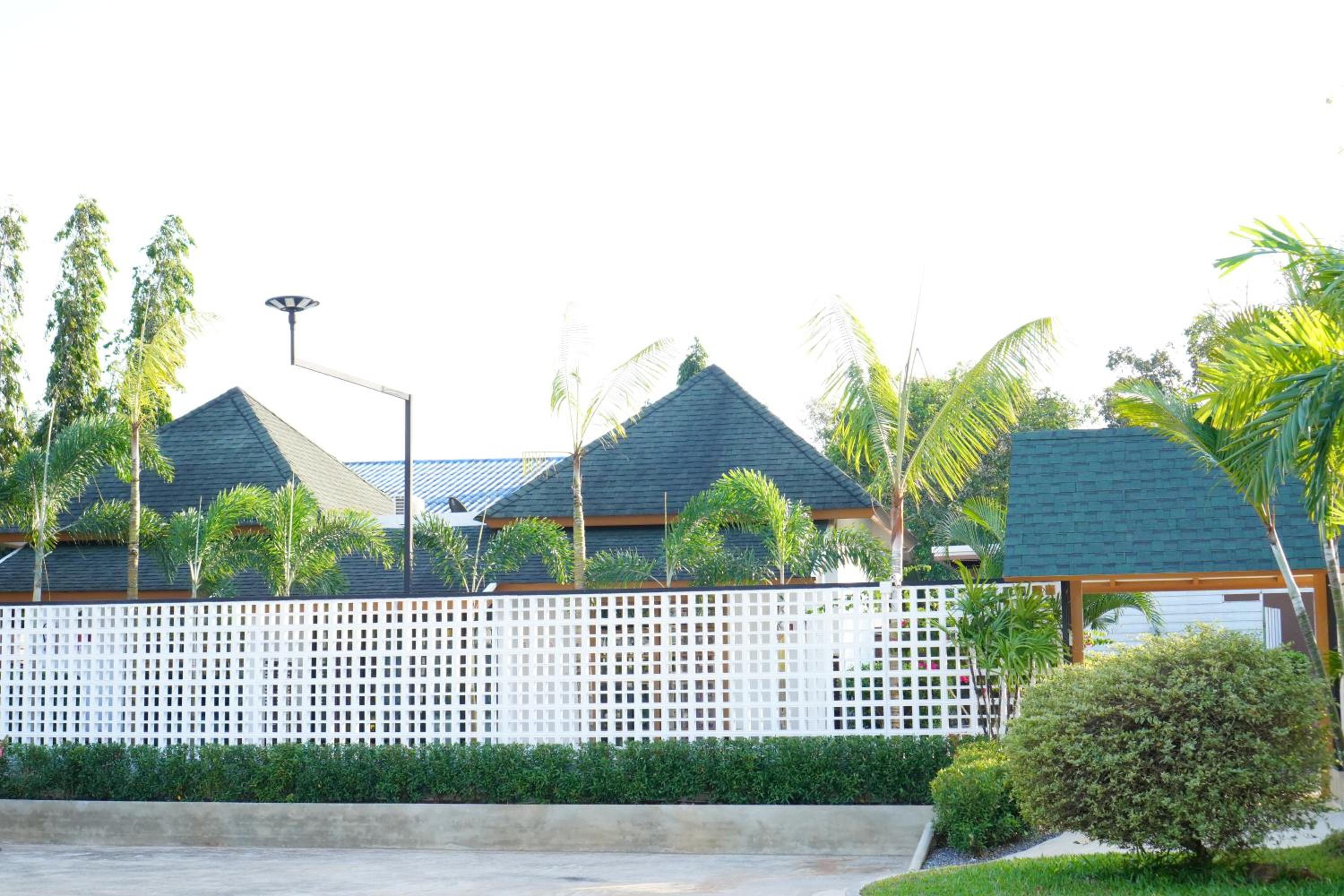 IP Plus Resort Chanthaburia - Halal Hotel