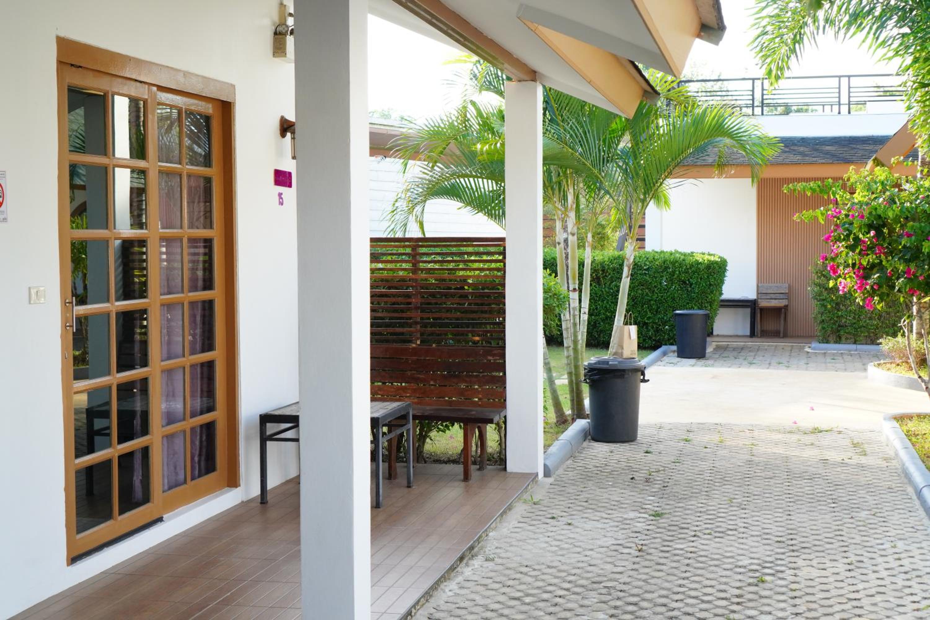 IP Plus Resort Chanthaburia - Halal Hotel