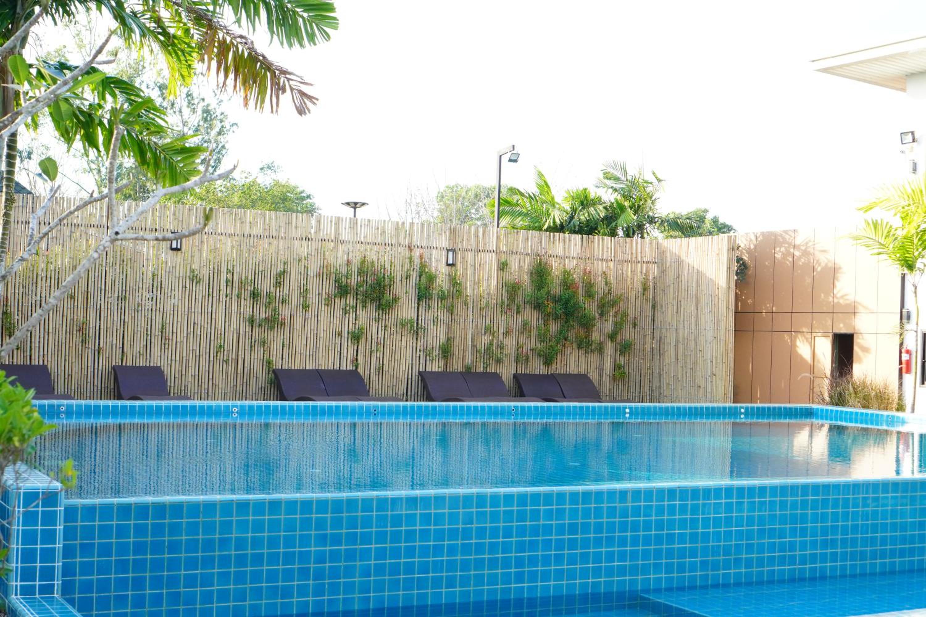 IP Plus Resort Chanthaburia - Halal Hotel