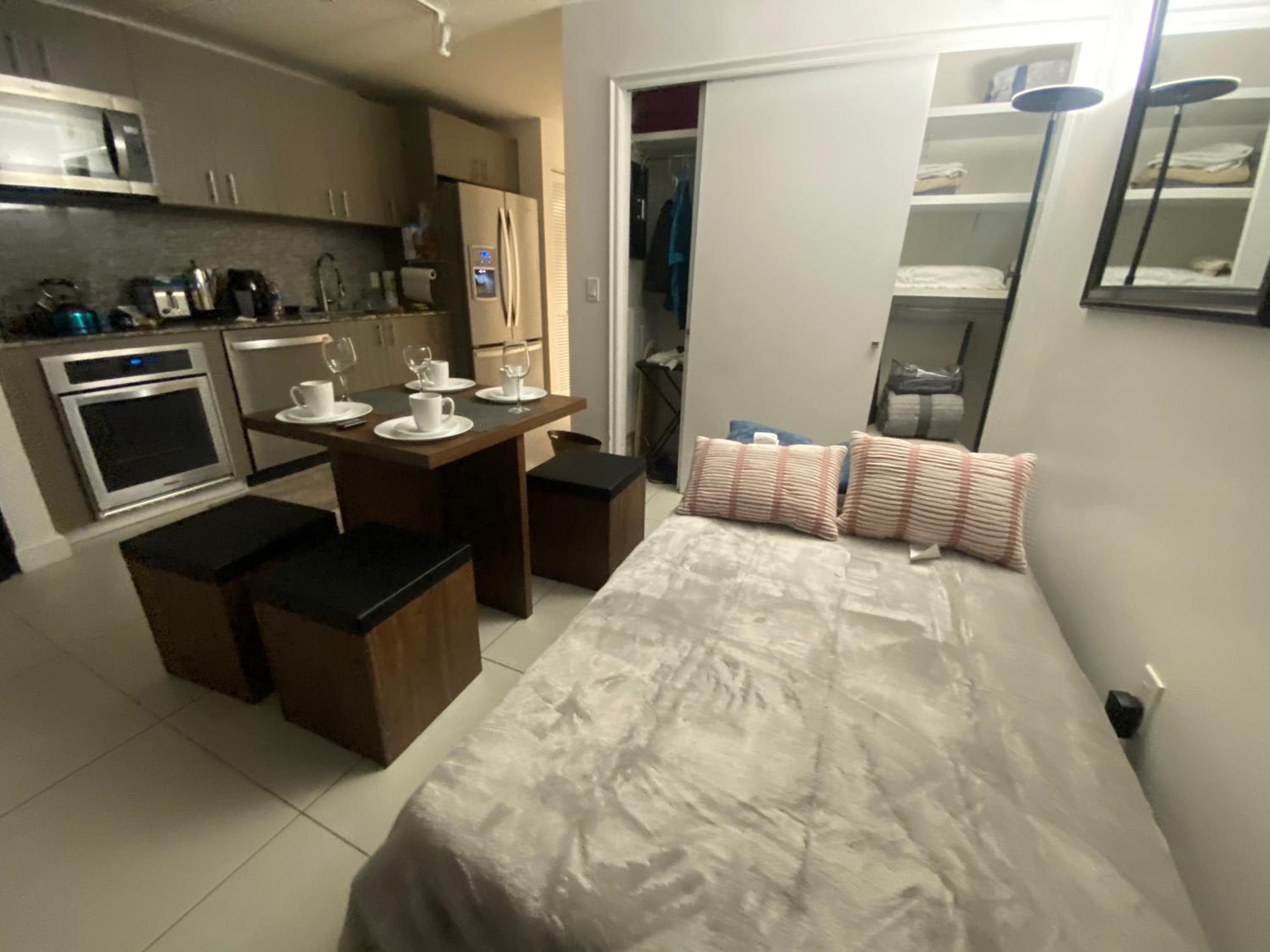 5350 Park inn Suite