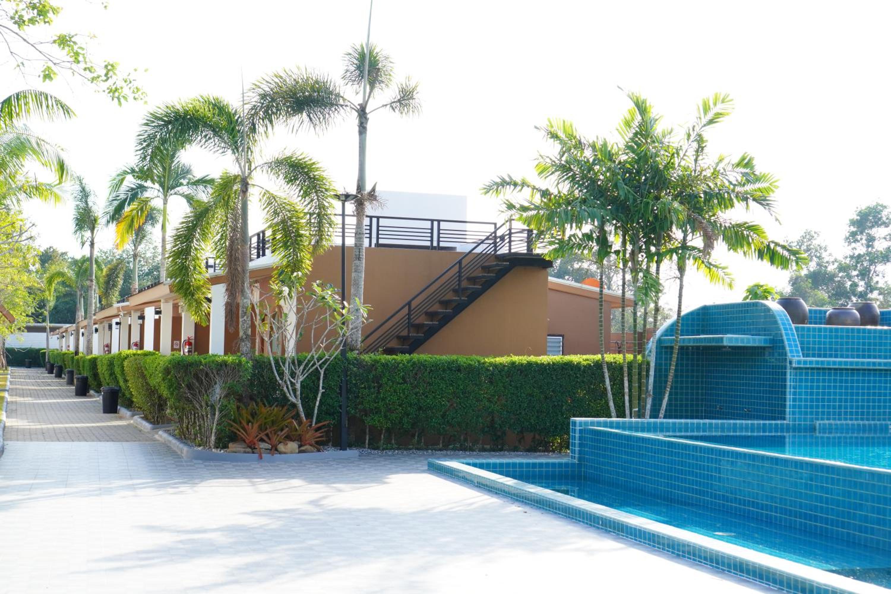 IP Plus Resort Chanthaburia - Halal Hotel