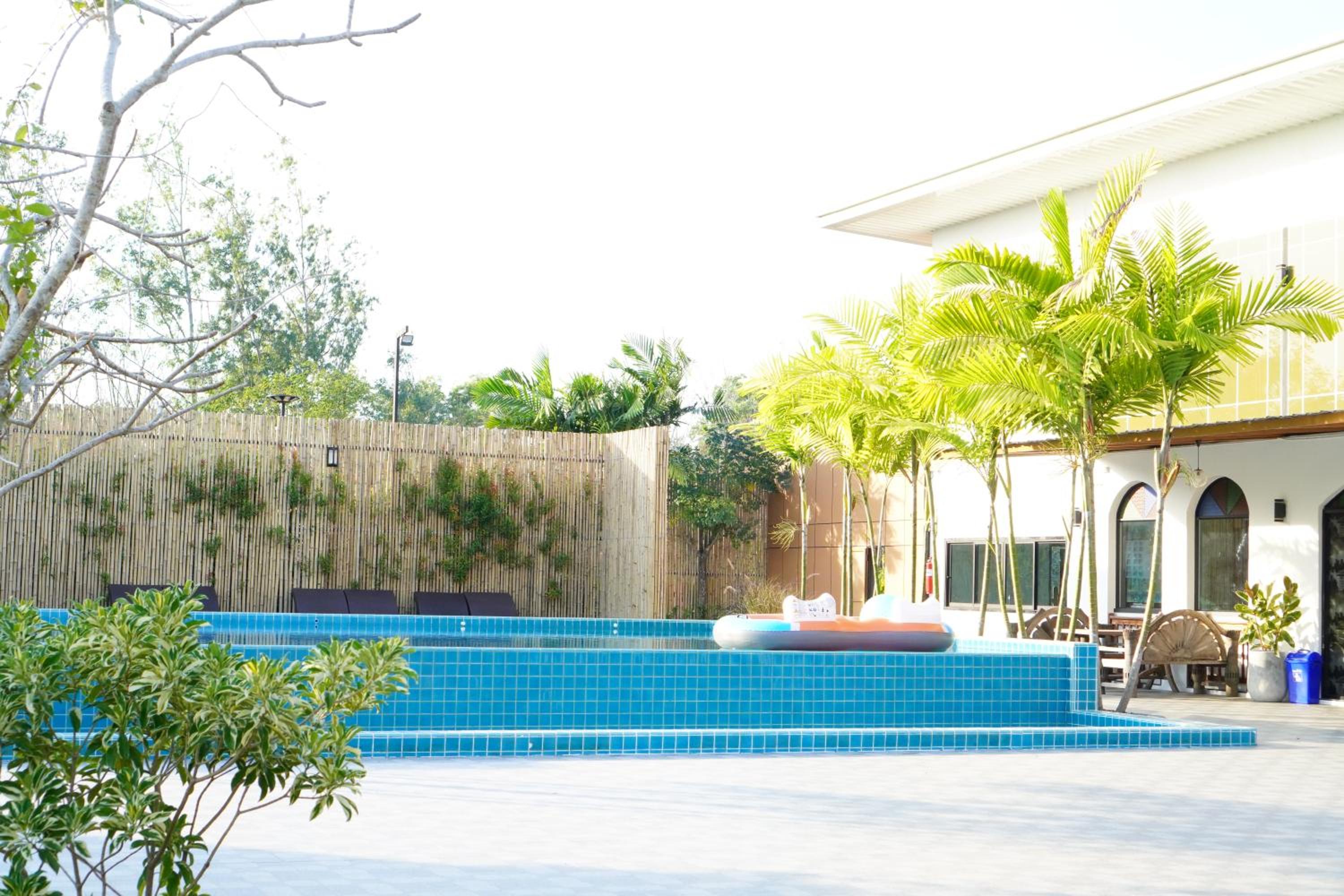 IP Plus Resort Chanthaburia - Halal Hotel