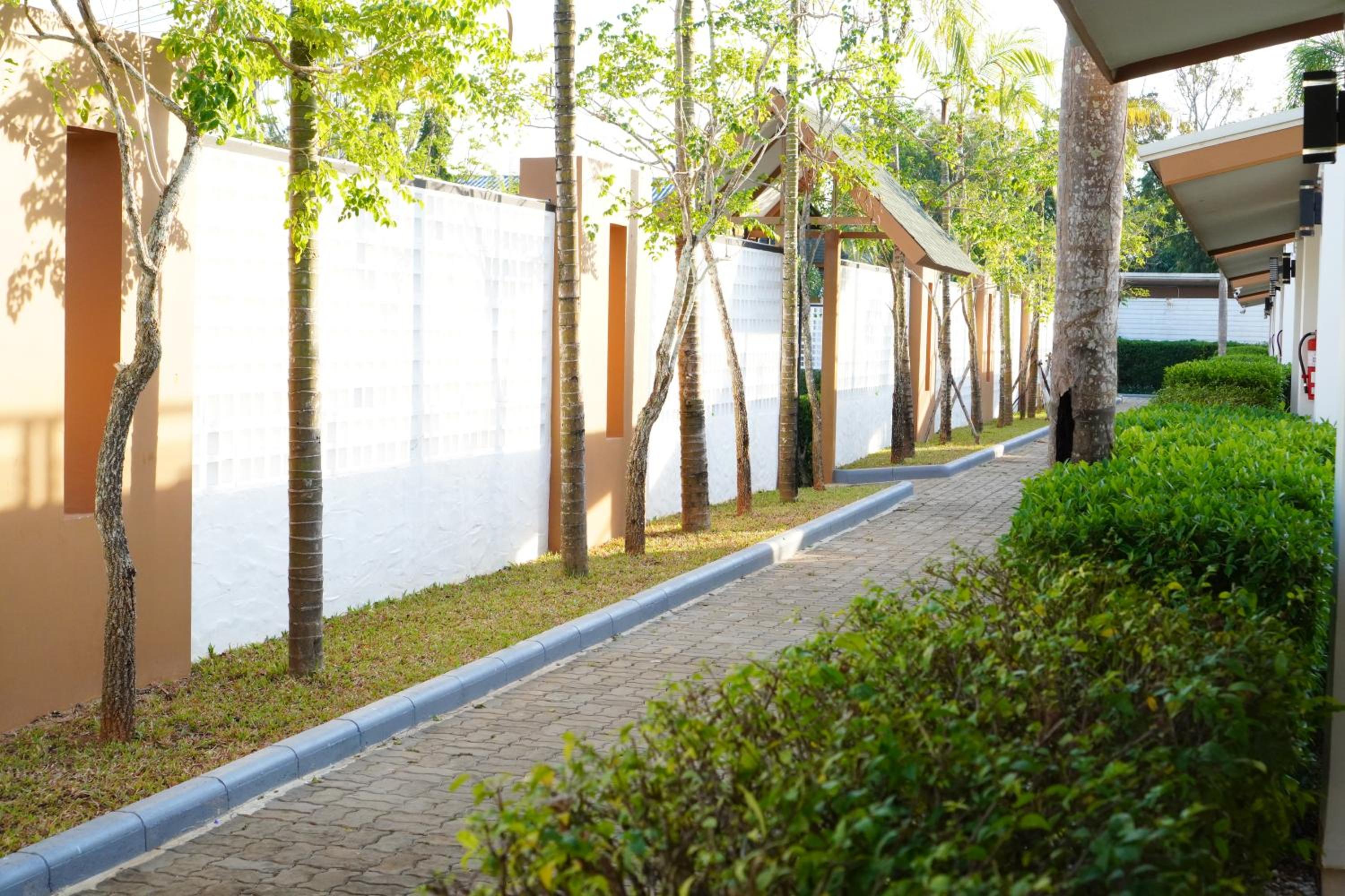 IP Plus Resort Chanthaburia - Halal Hotel