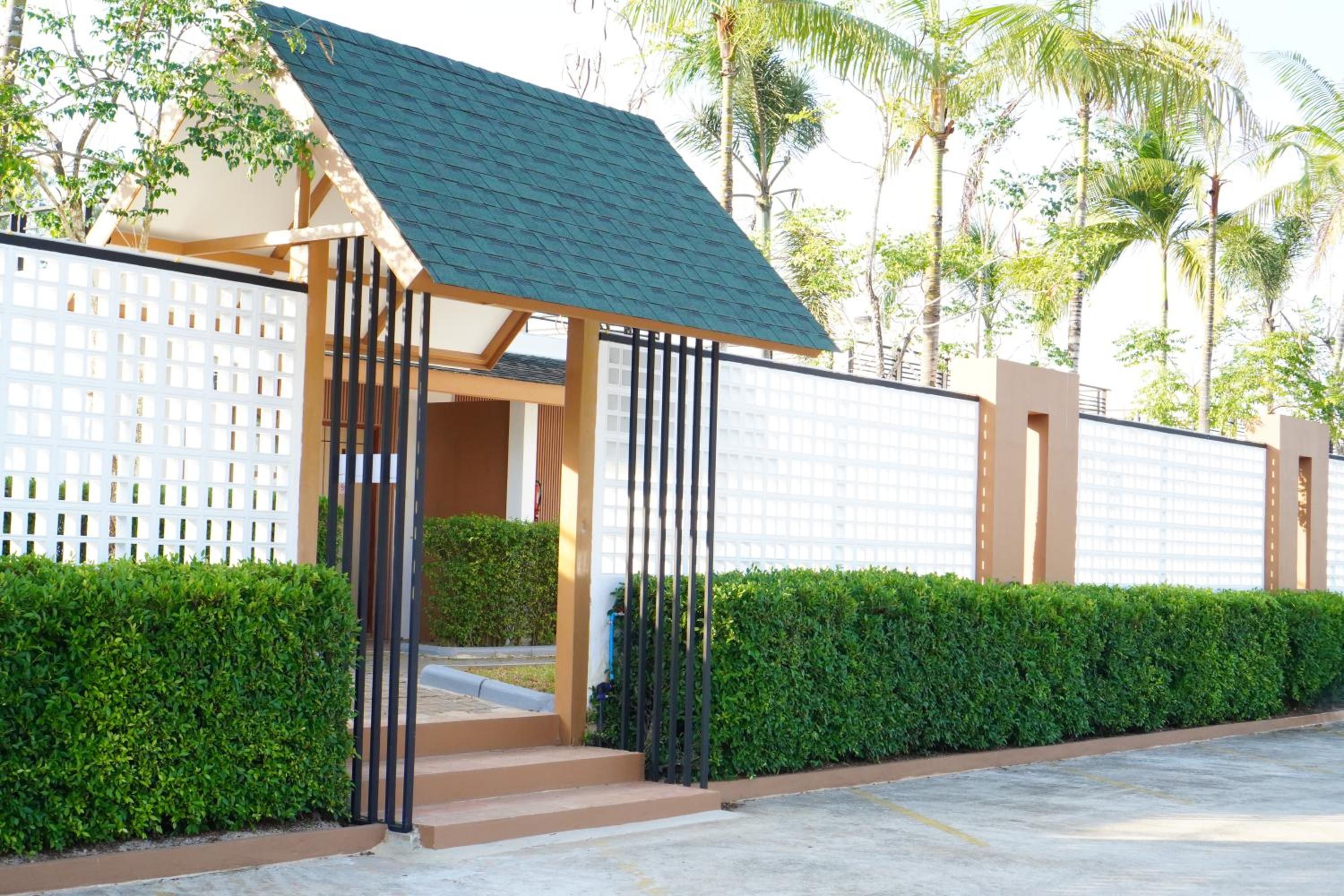 IP Plus Resort Chanthaburia - Halal Hotel