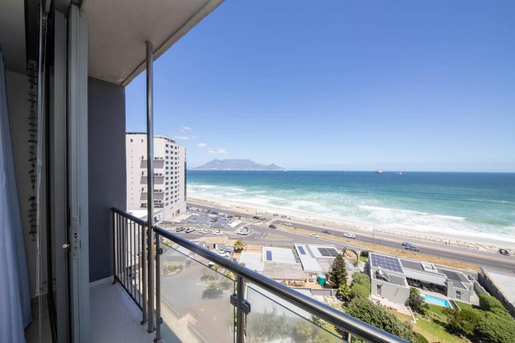Infinity 704 lovely 2 bedroom with amazing views