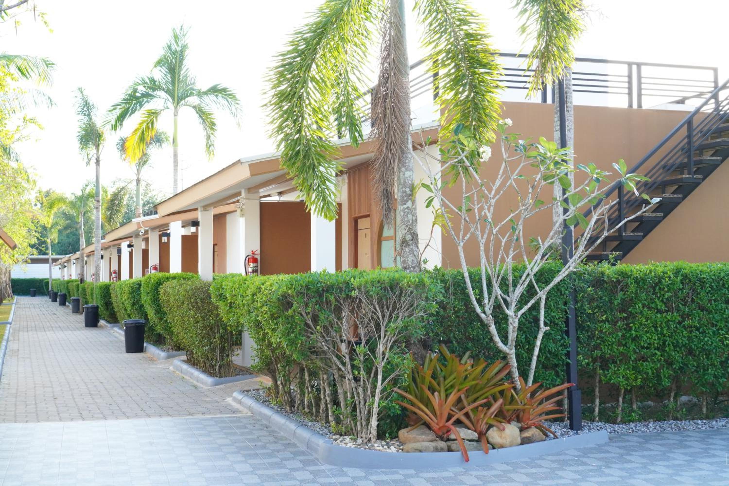 IP Plus Resort Chanthaburia - Halal Hotel