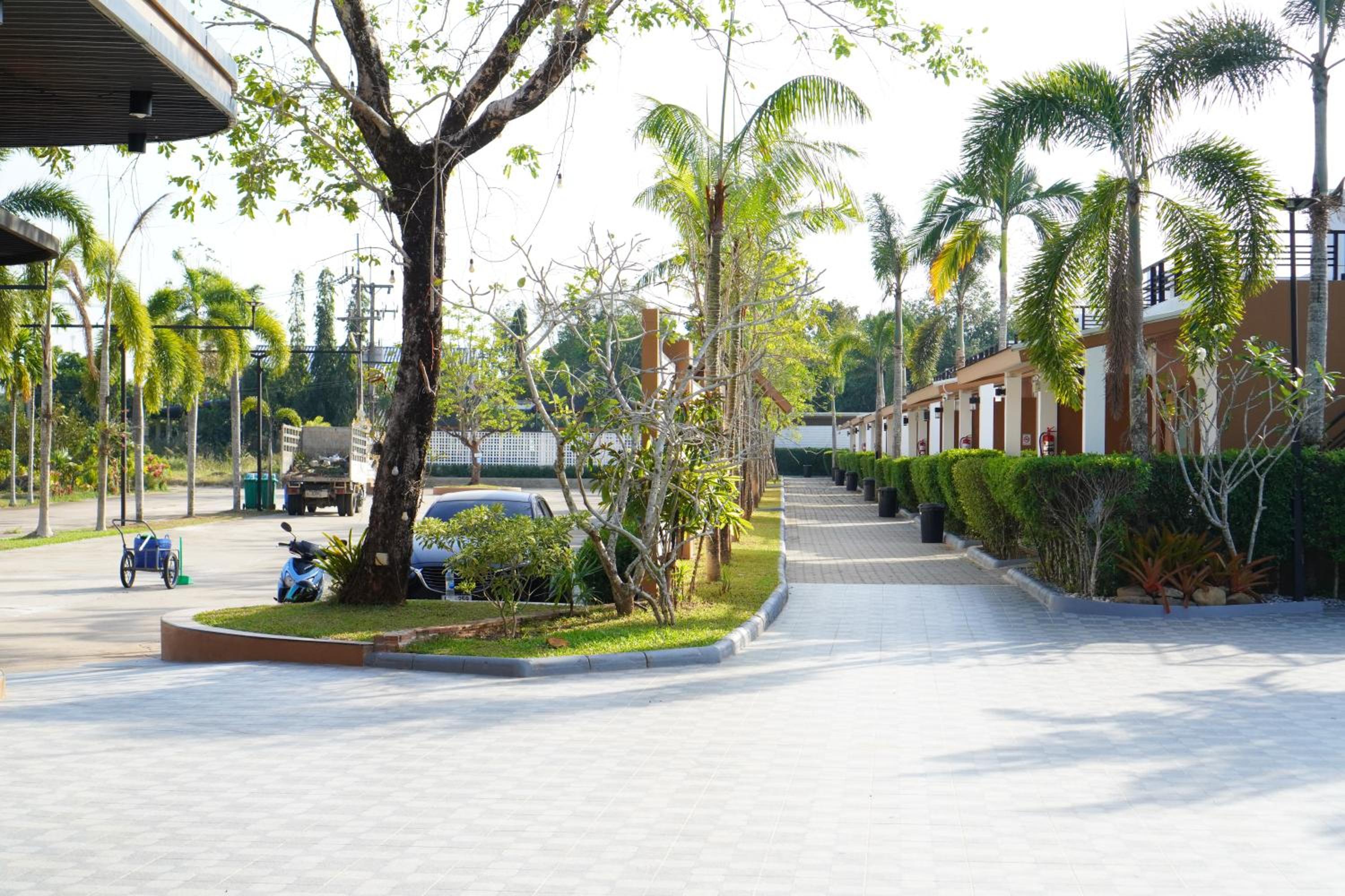 IP Plus Resort Chanthaburia - Halal Hotel