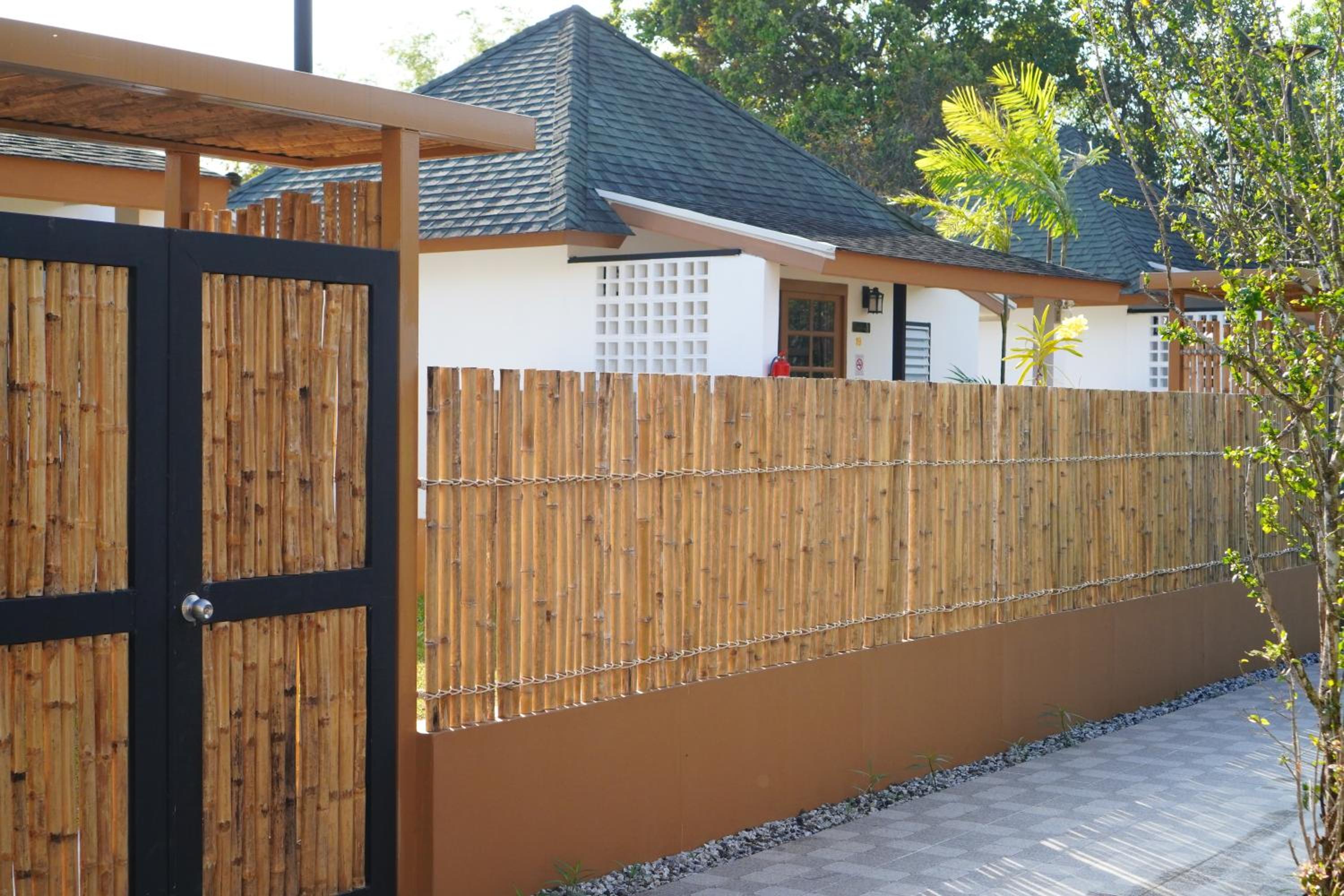 IP Plus Resort Chanthaburia - Halal Hotel