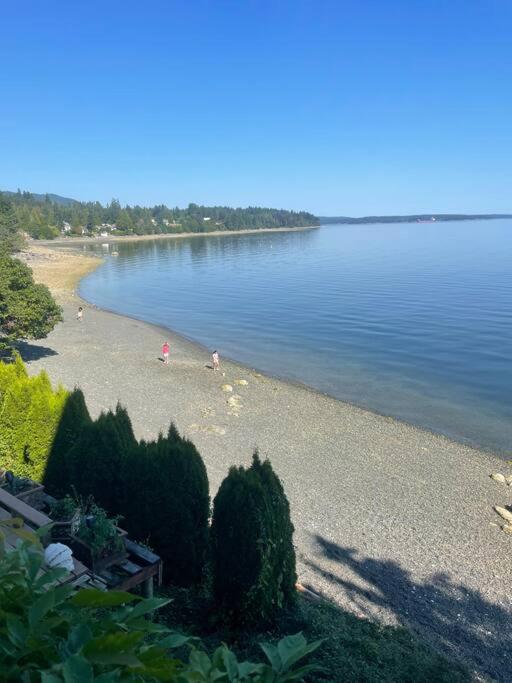Vancouver Castle Waterfront with hot tub beach downtown