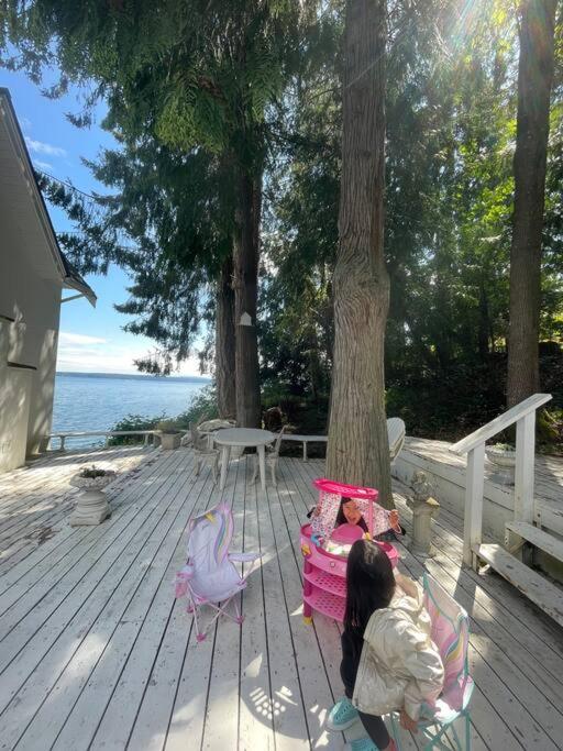 Vancouver Castle Waterfront with hot tub beach downtown