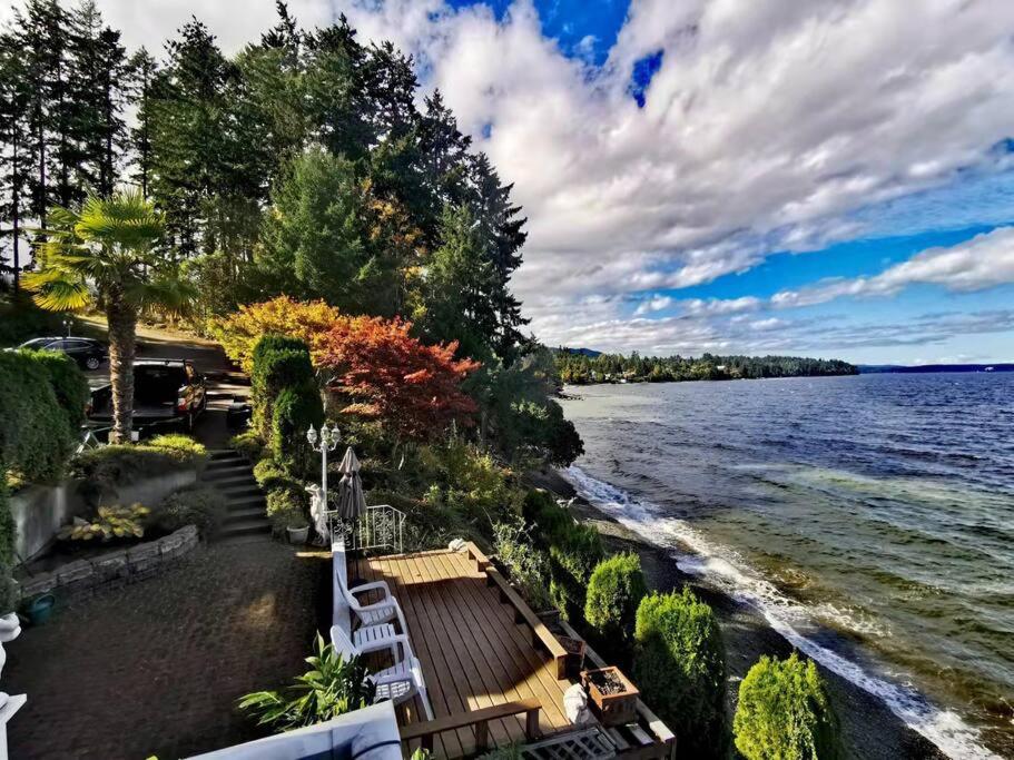 Vancouver Castle Waterfront with hot tub beach downtown