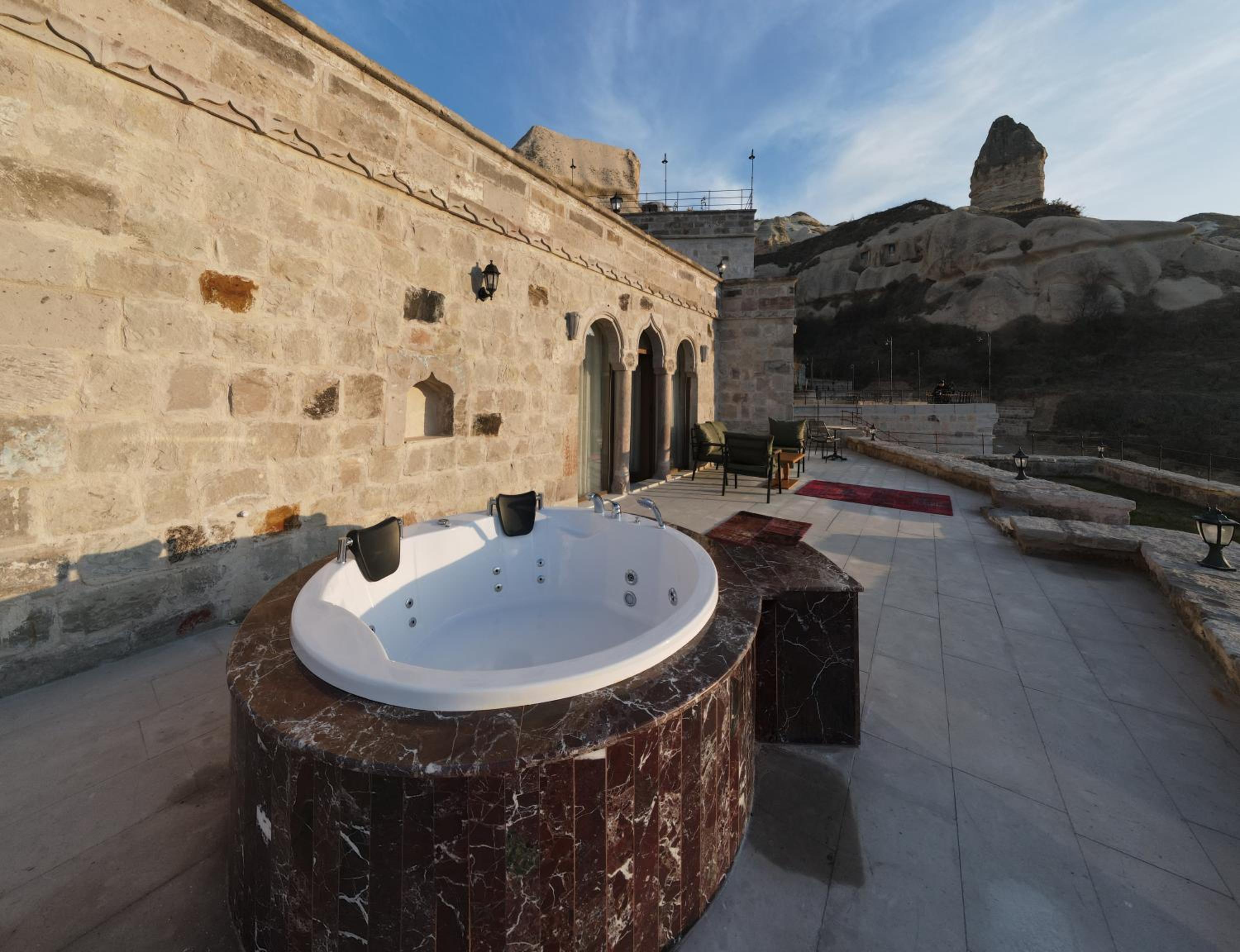 Secret Hill Cave Suites - Image 79