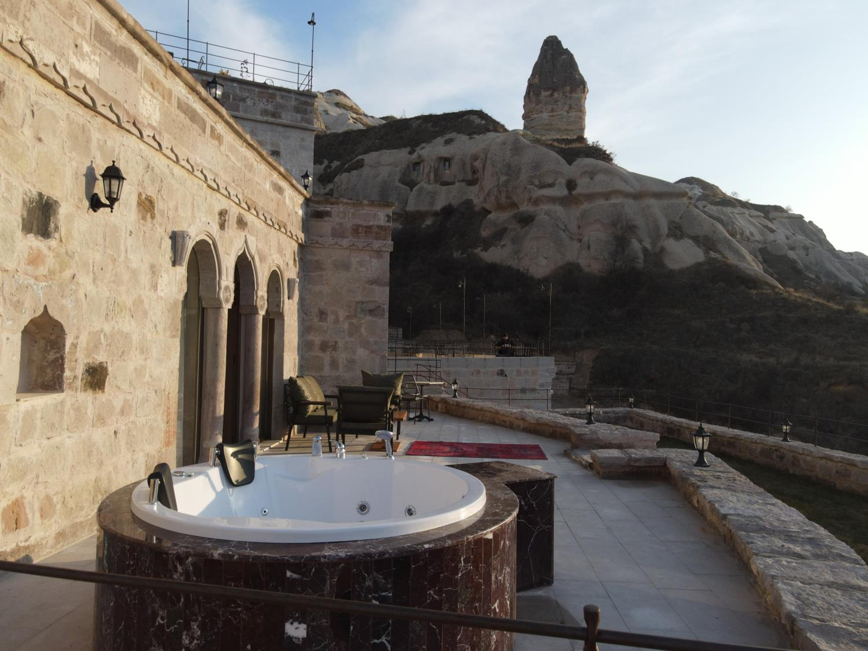 Secret Hill Cave Suites - Image 108