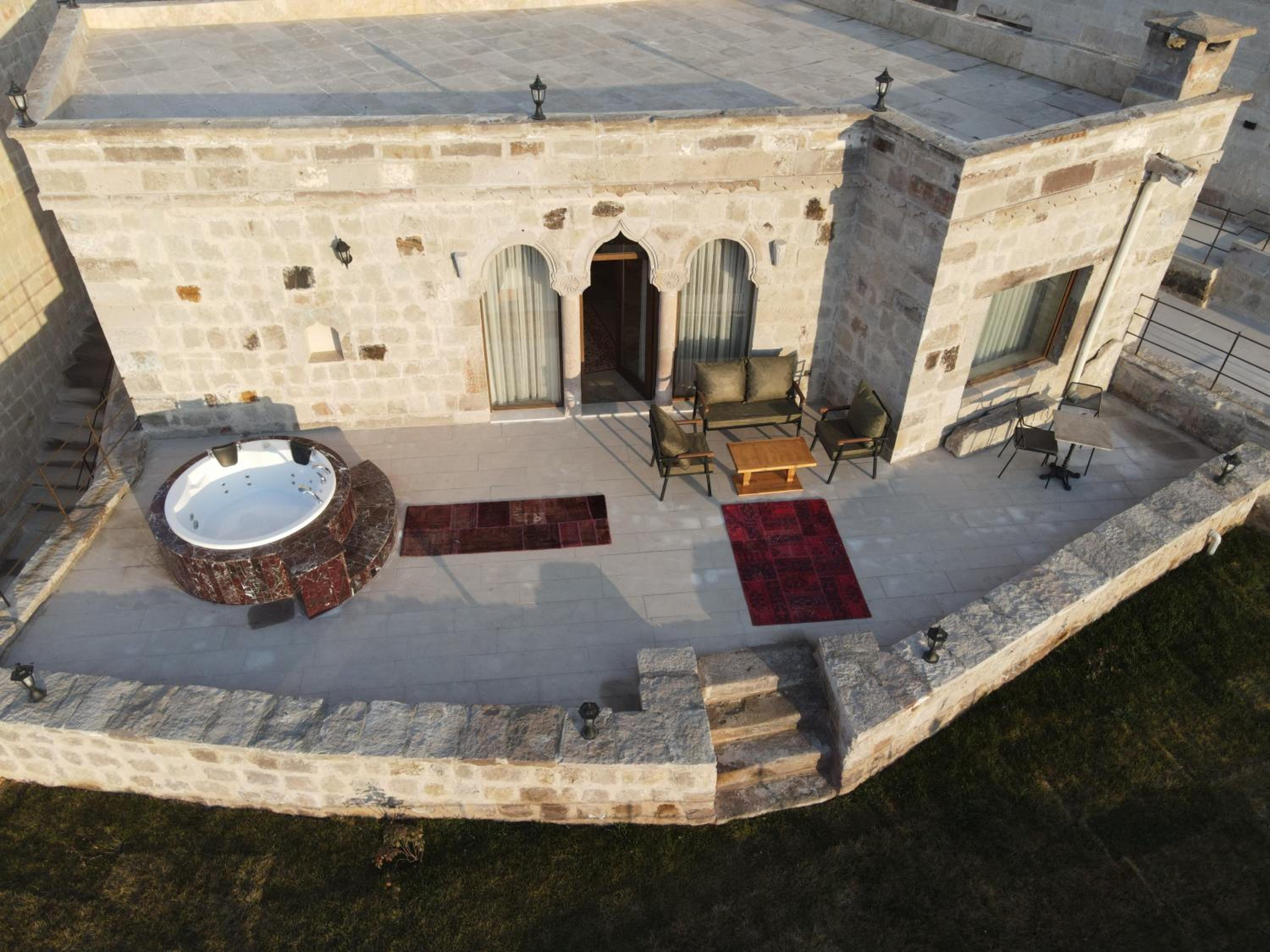 Secret Hill Cave Suites - Image 80