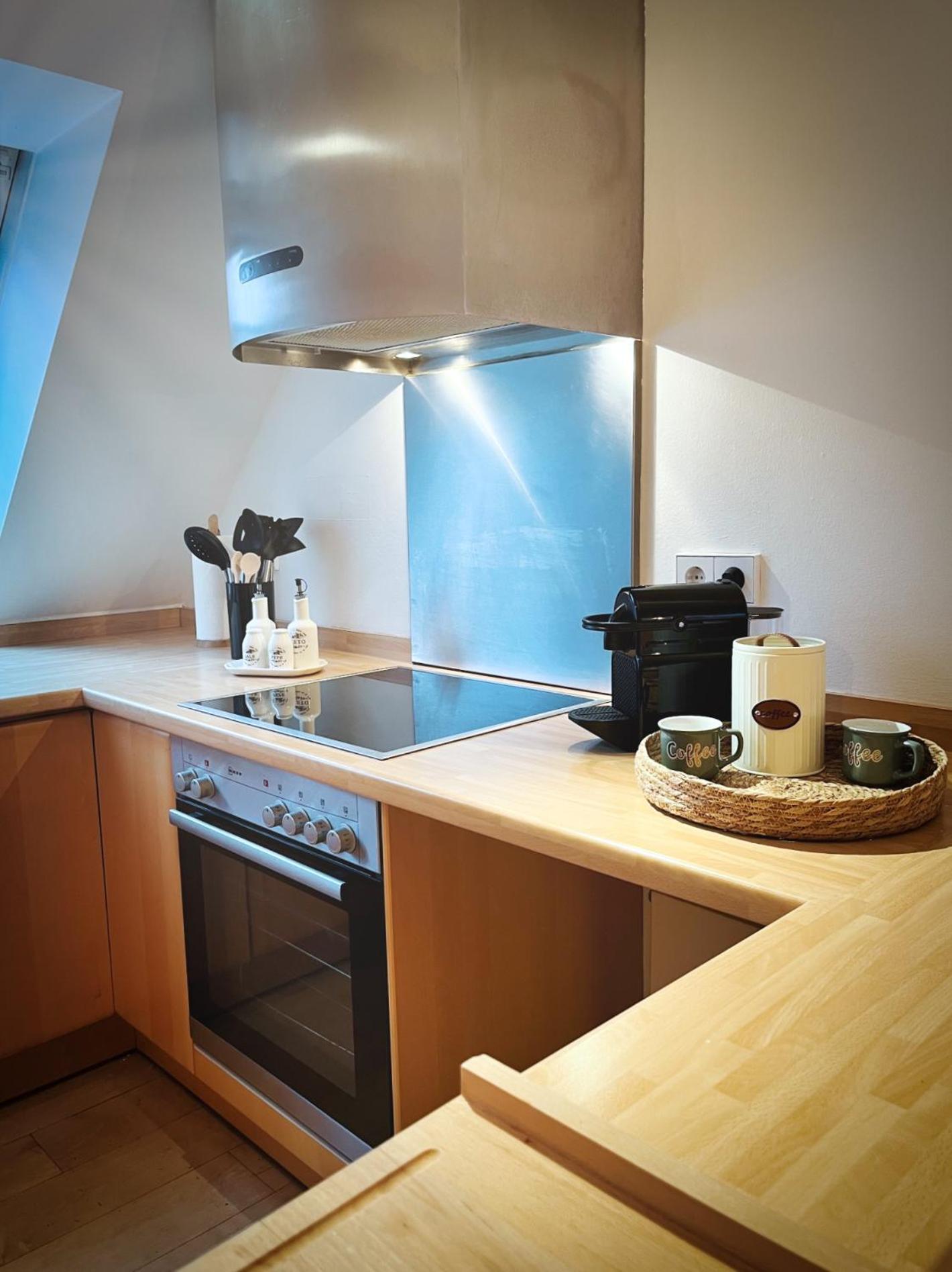 LOFT-Panoramablick-HAFEN & ELBE!