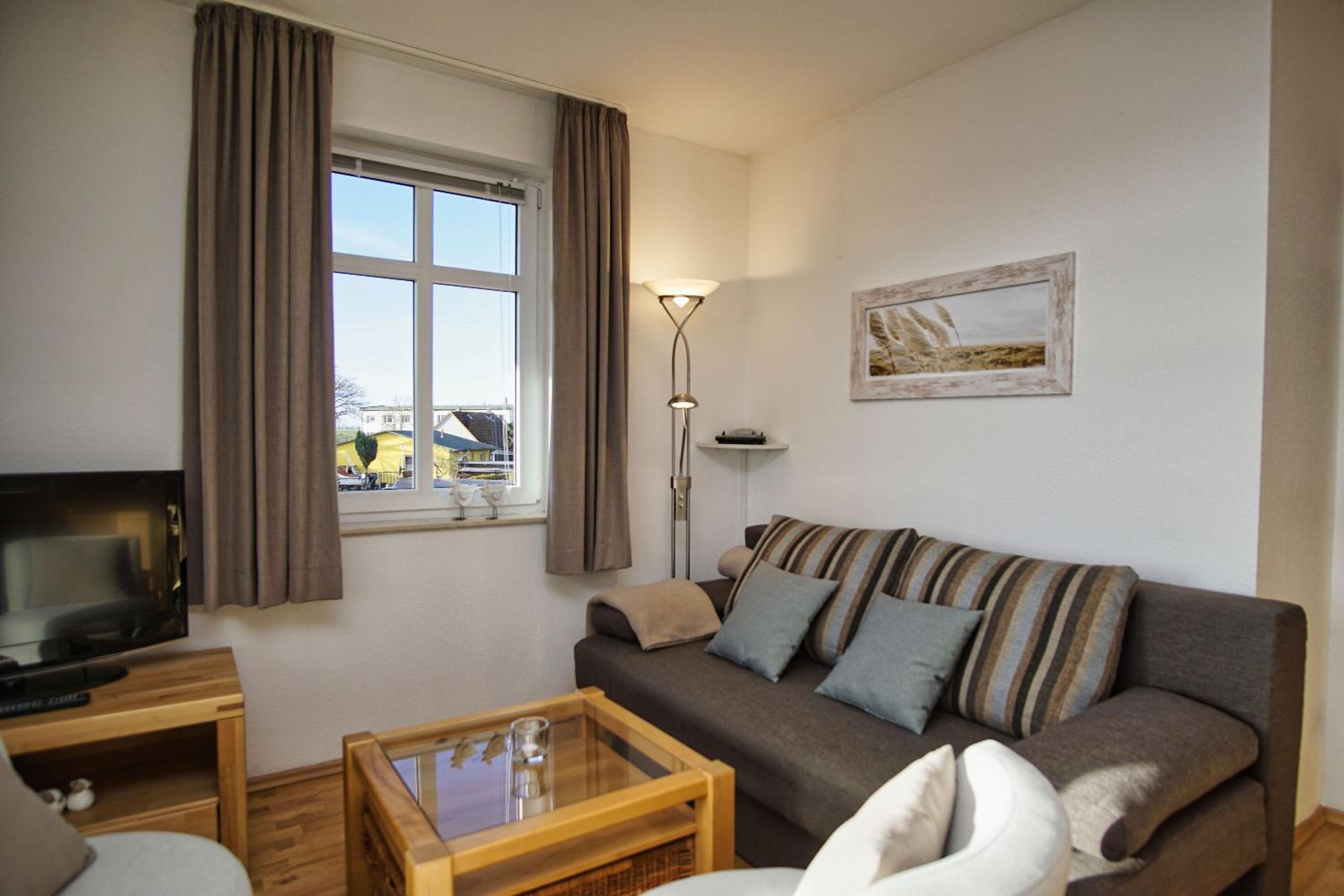 hafennahe Ferienwohnung mit Balkon und Meerblick - Hafenhäuser Breege FeWo 11