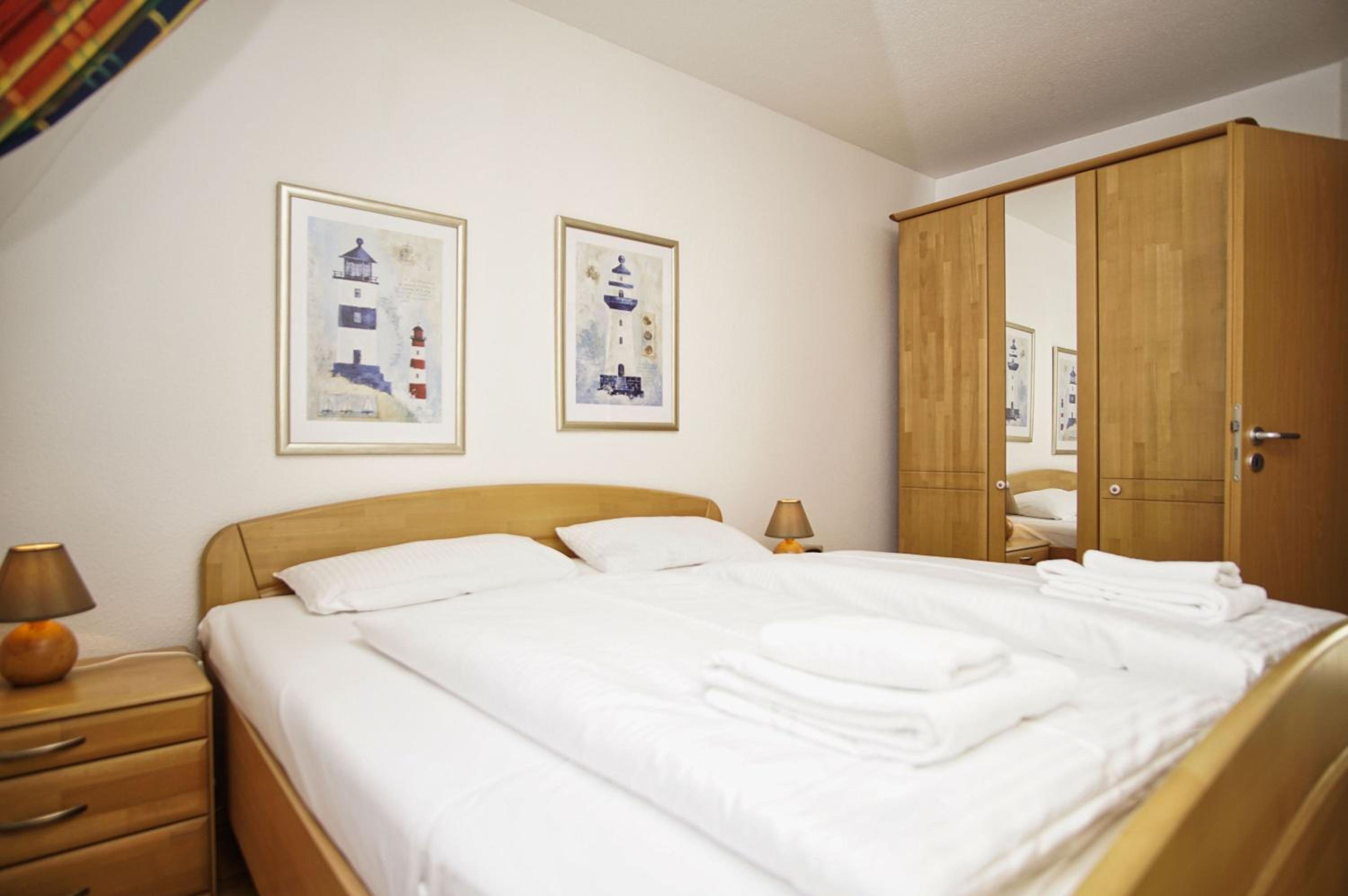 hafennahe Ferienwohnung mit Balkon und Meerblick - Hafenhäuser Breege FeWo 11