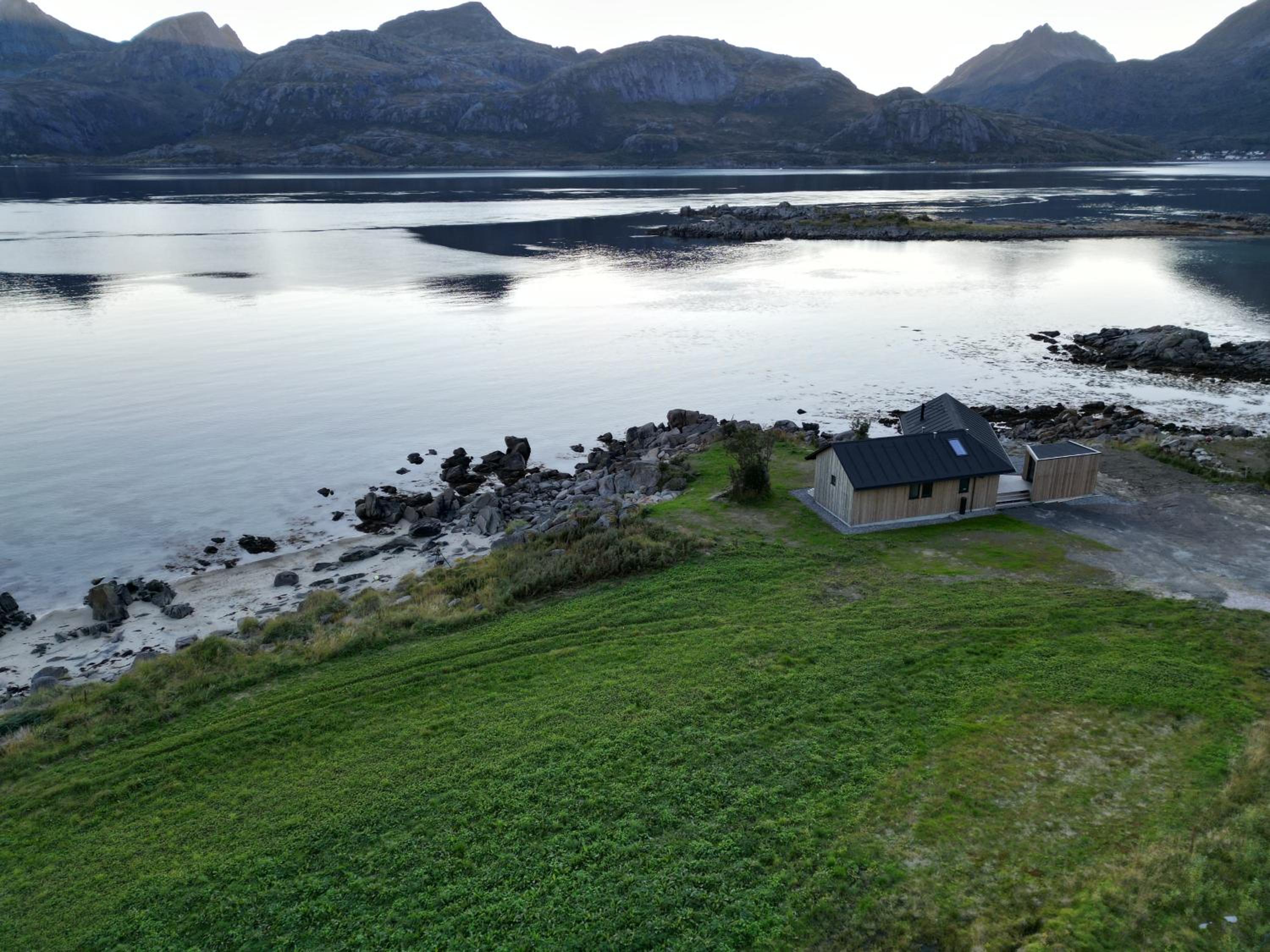 Superior Cabin with Private Beach Lofoten view 2
