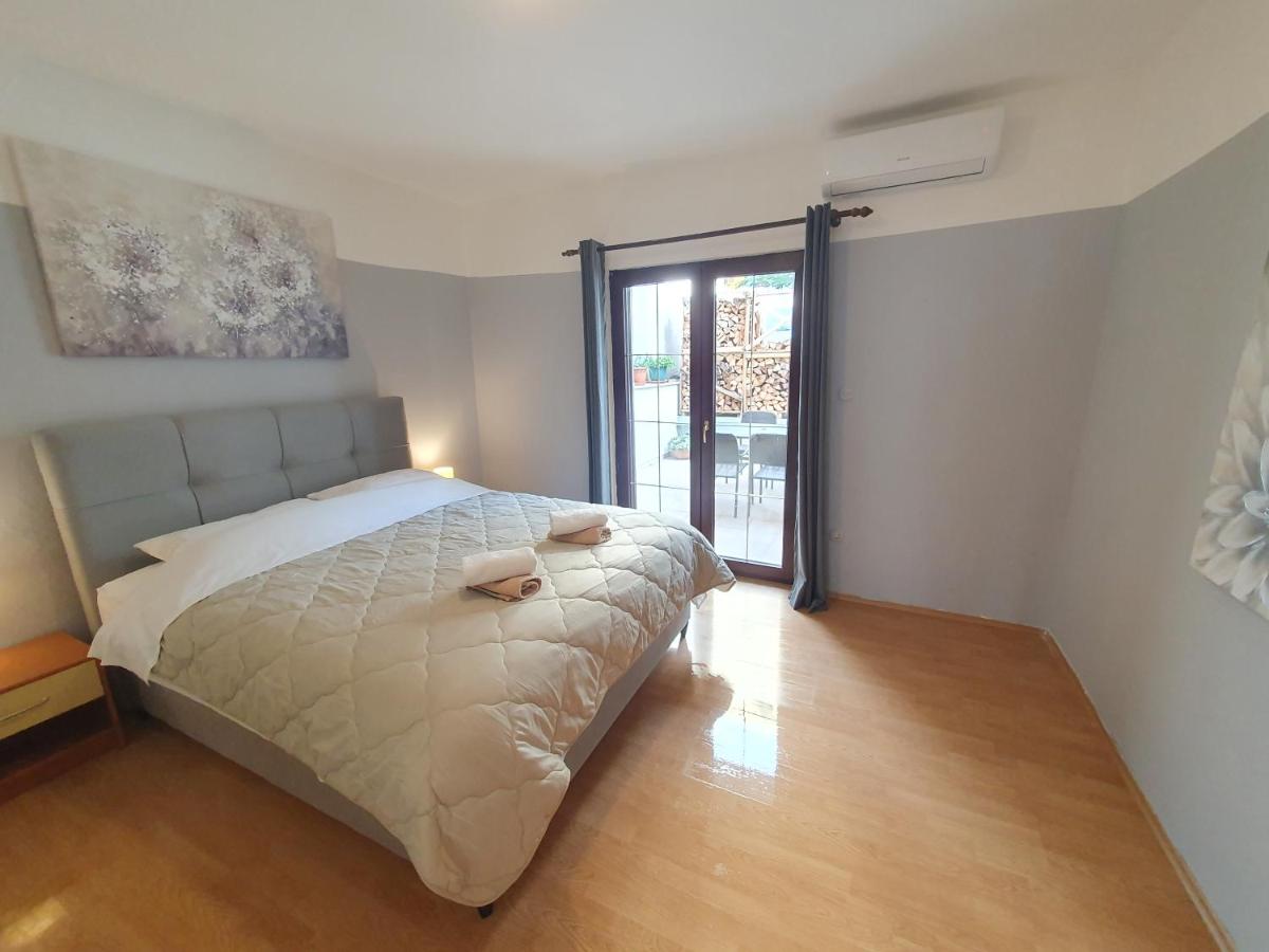 Apartmani Majic